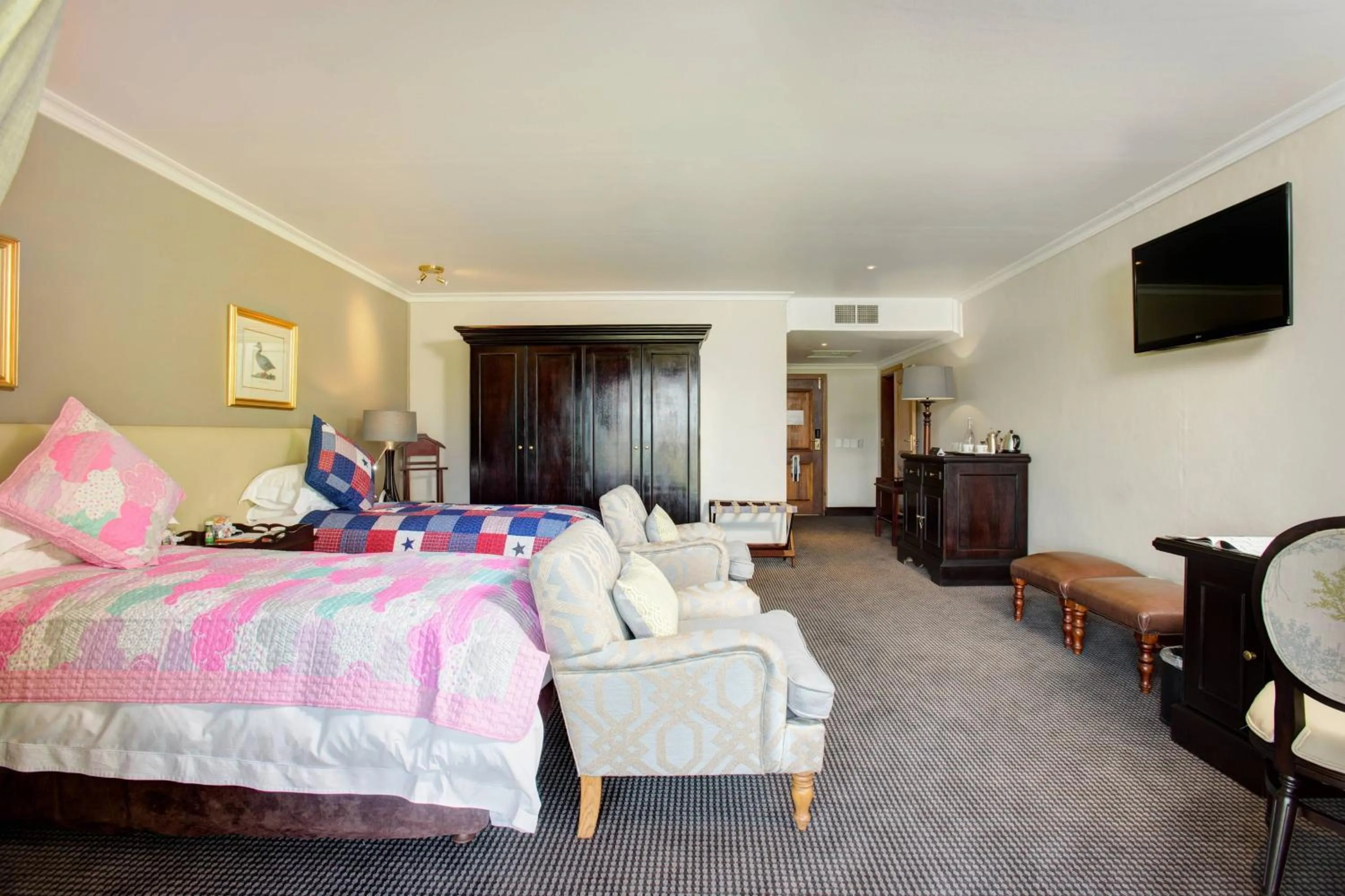 Photo of the whole room, Bed in Irene Country Hotel, Autograph Collection