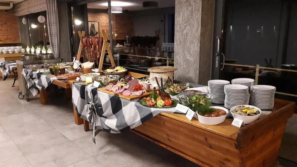 Restaurant/places to eat in Hotel Stara Stajnia