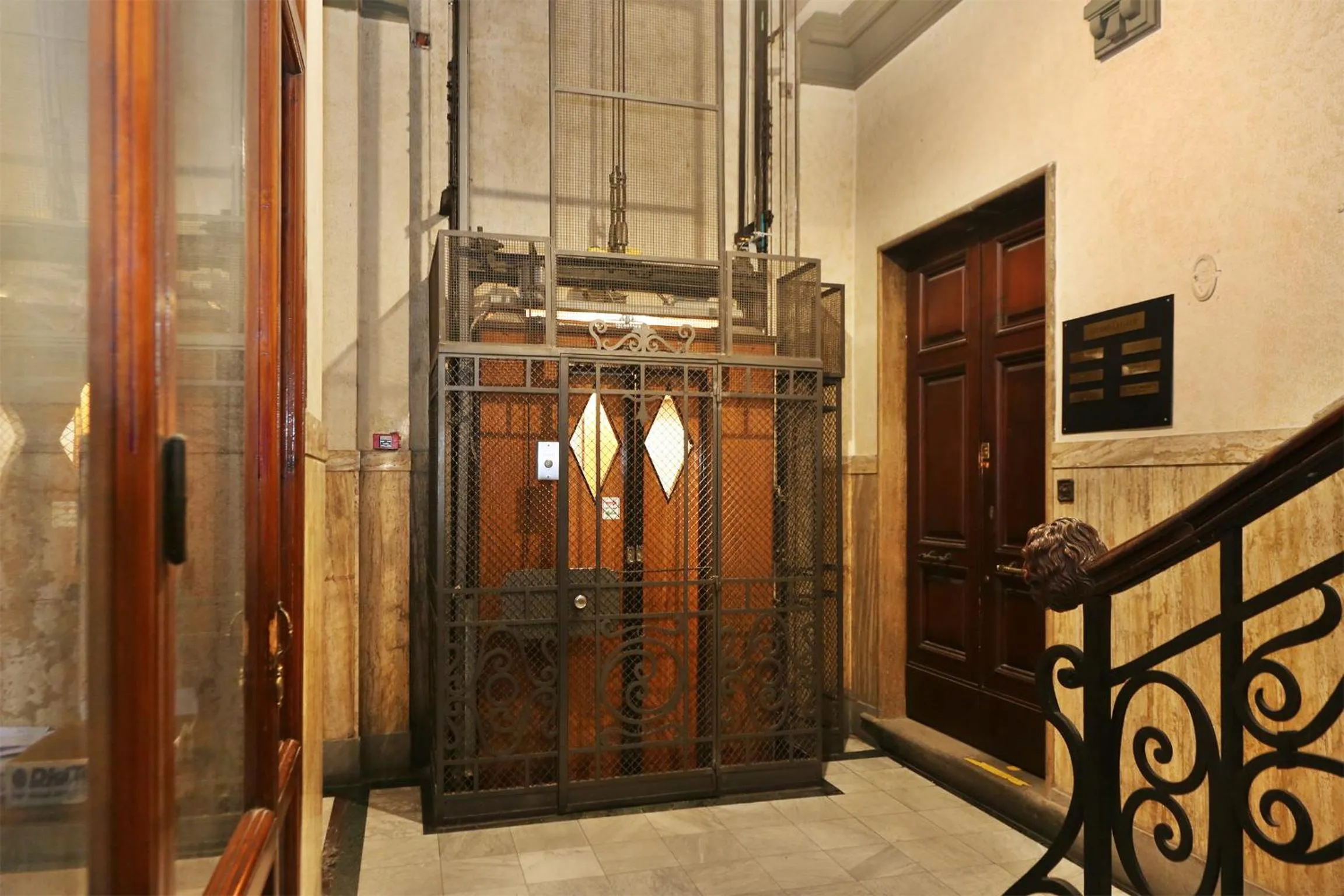 elevator in Artemente Florence B&B