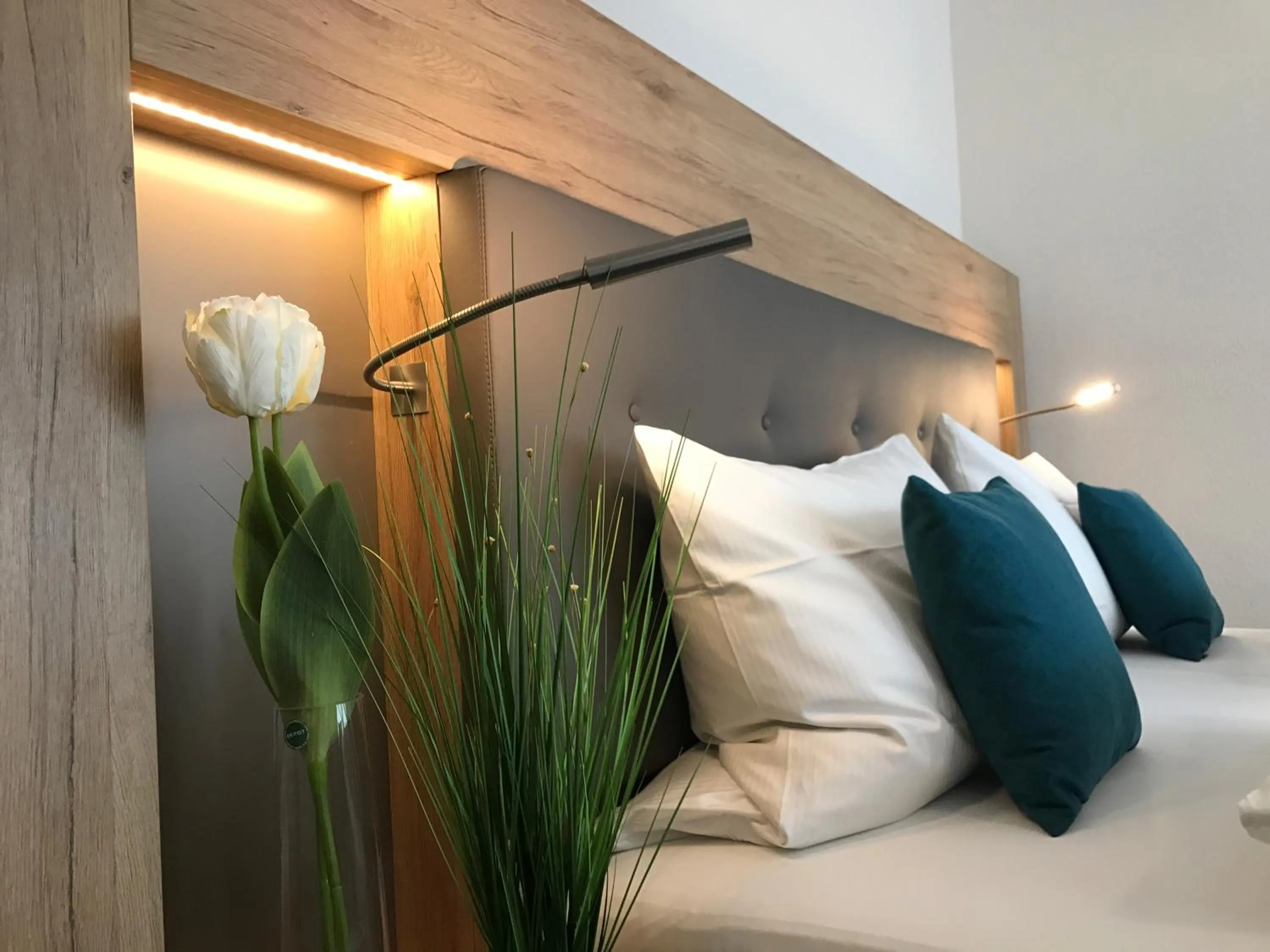 Bedroom, Bed in Hotel Kronprinz