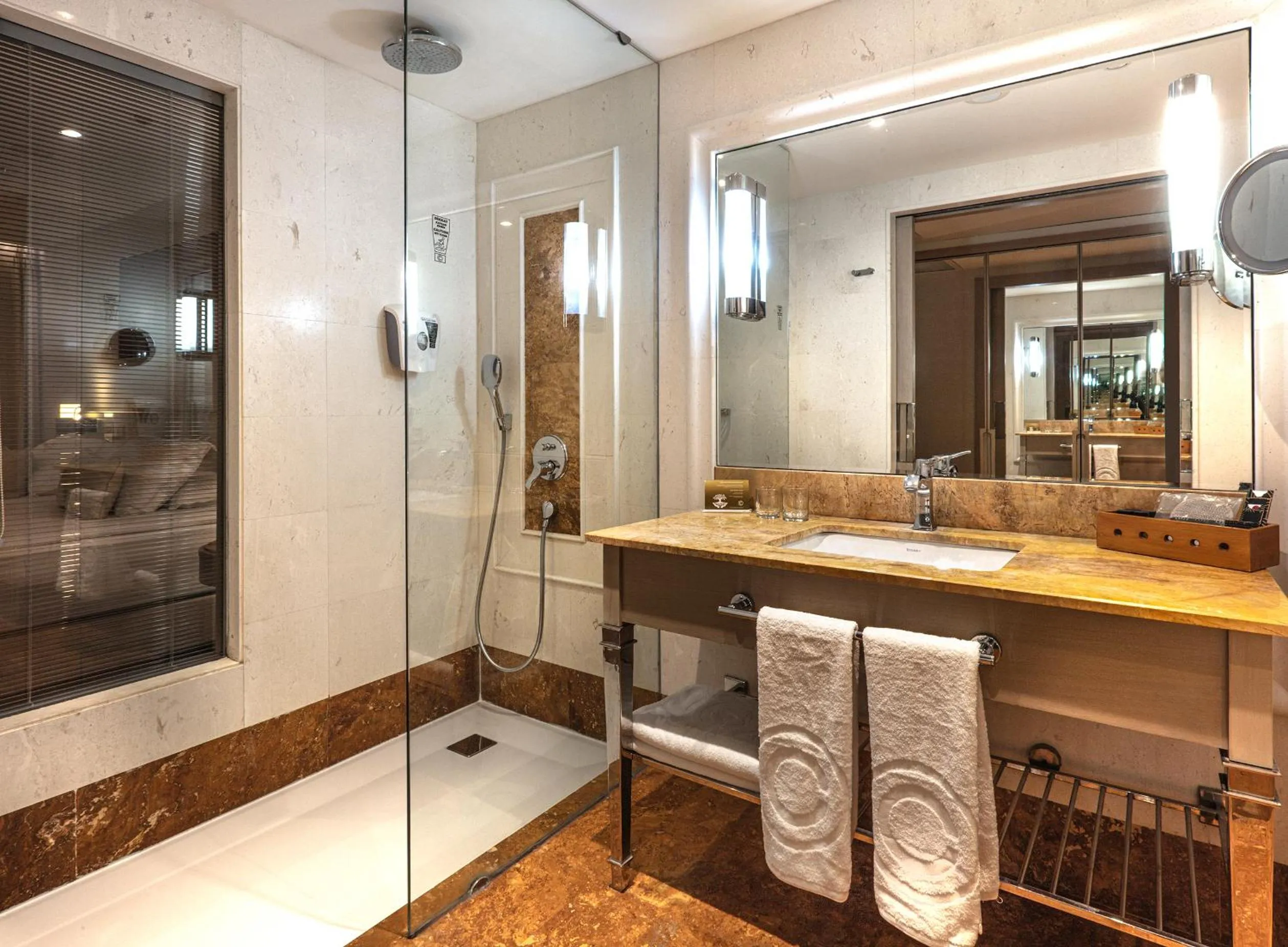 Bathroom in Charisma De Luxe Hotel