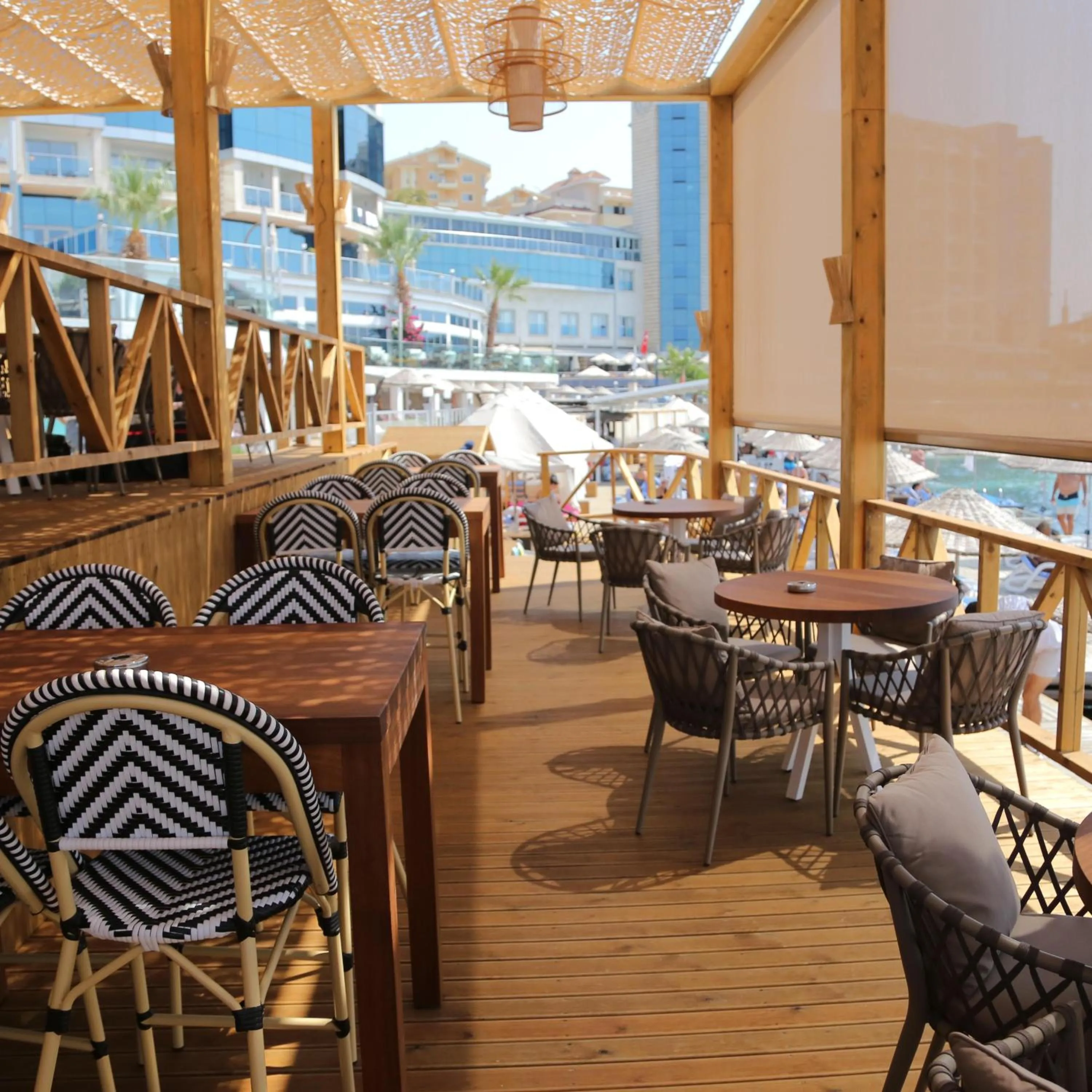 Lounge or bar in Charisma De Luxe Hotel