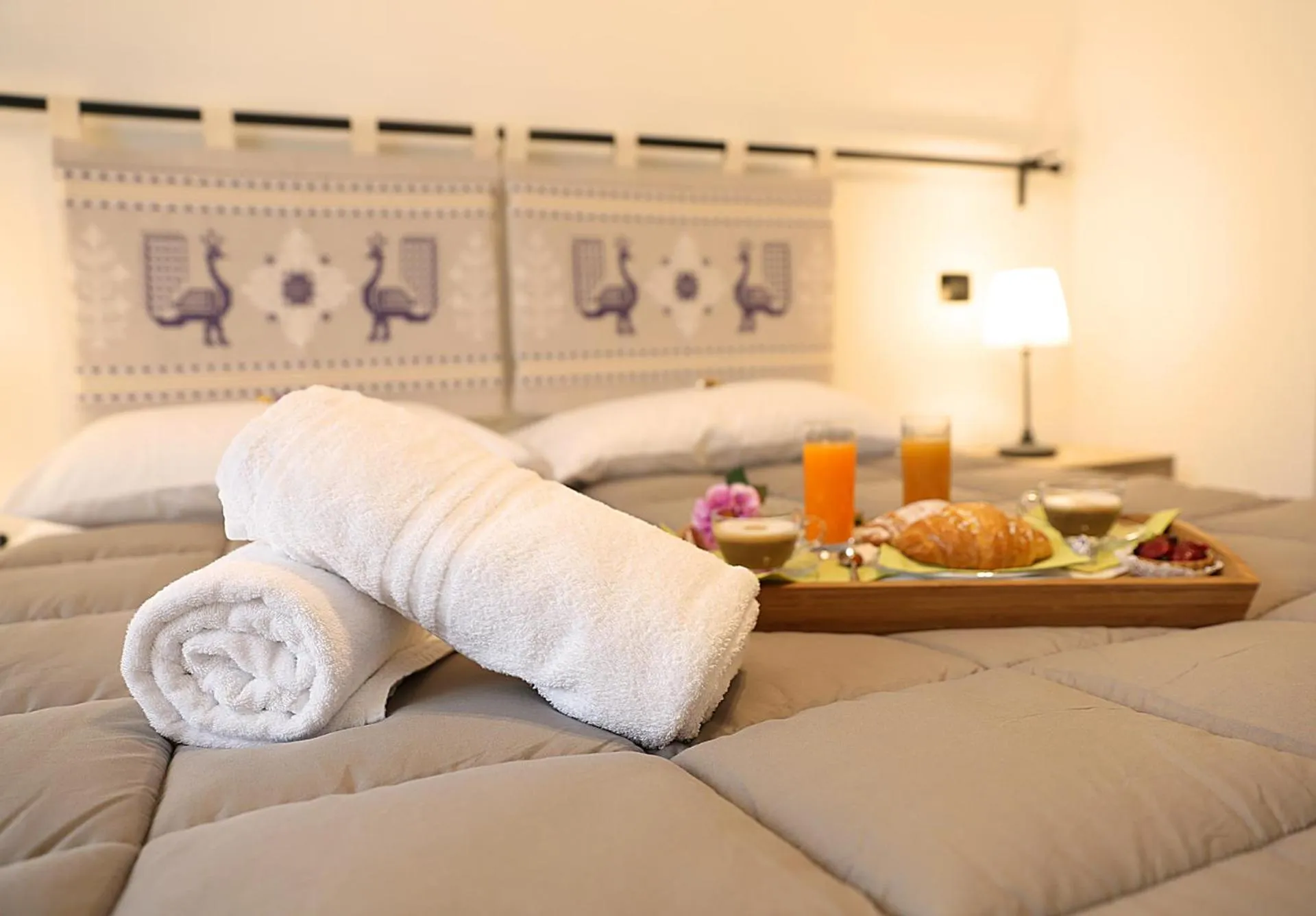 Decorative detail, Bed in I Fiori di Margherita Luxury B&B