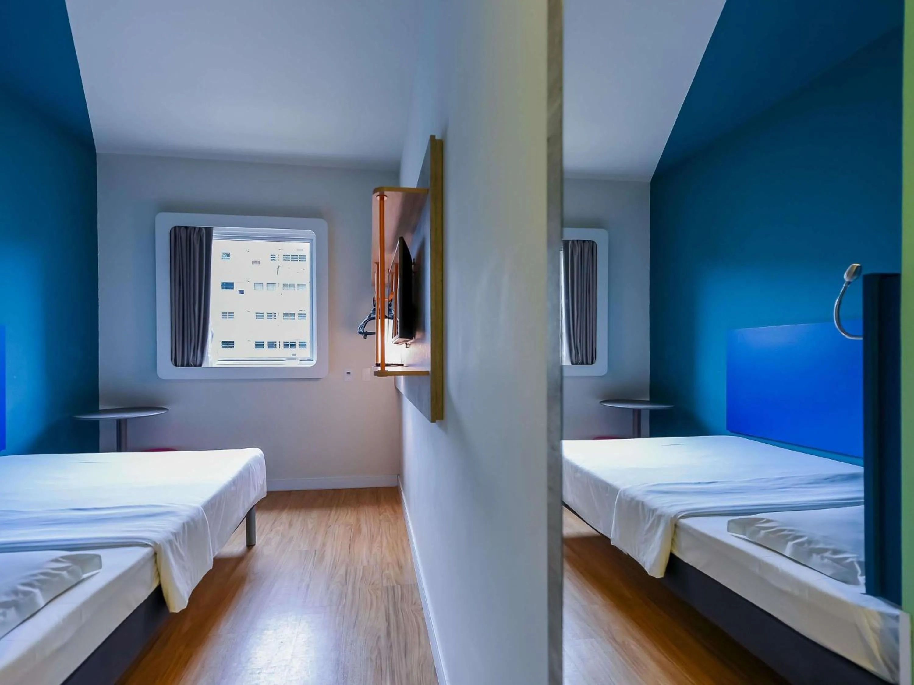 Bedroom, Bed in ibis budget Santos Gonzaga