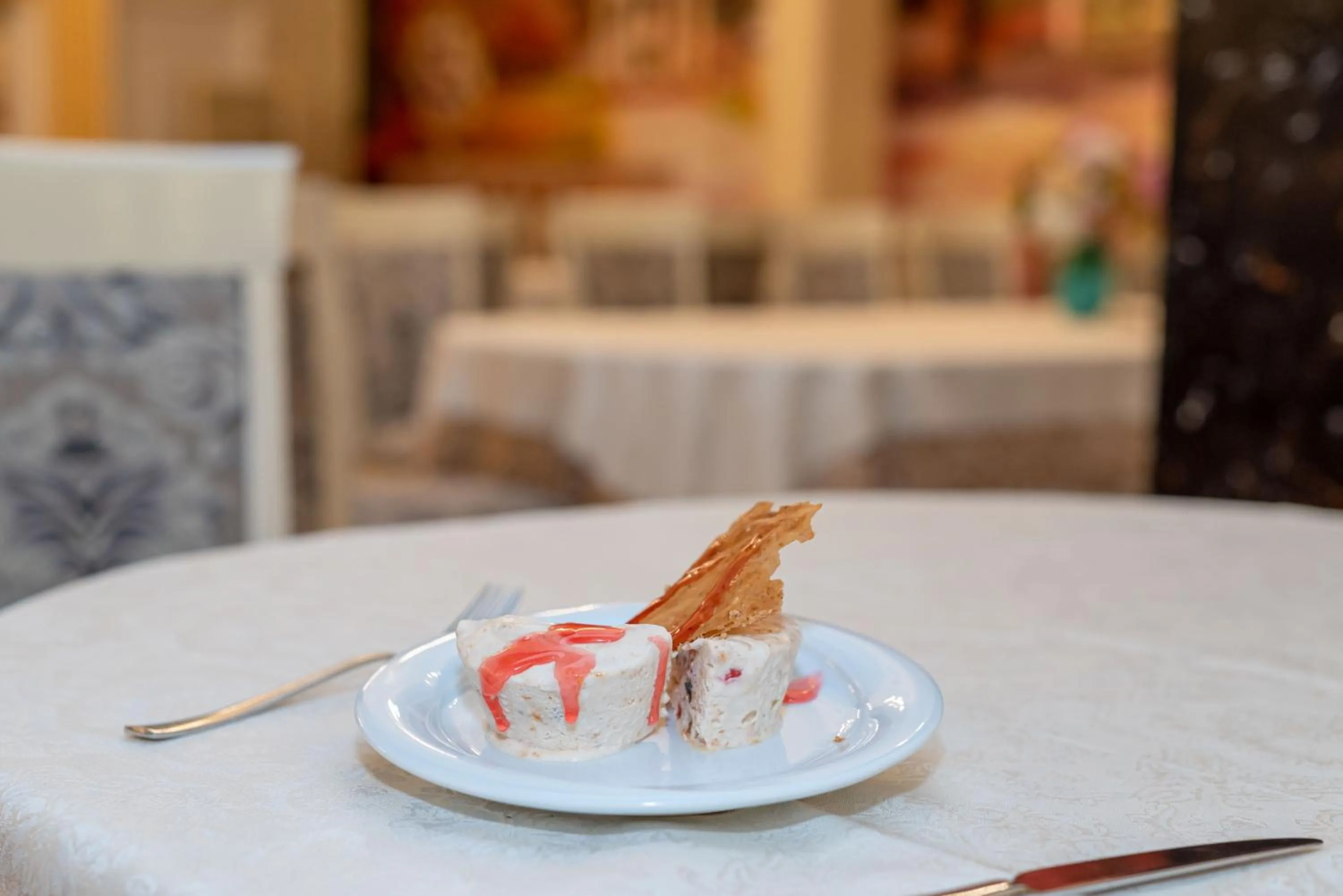 Restaurant/places to eat in Hotel Montecito