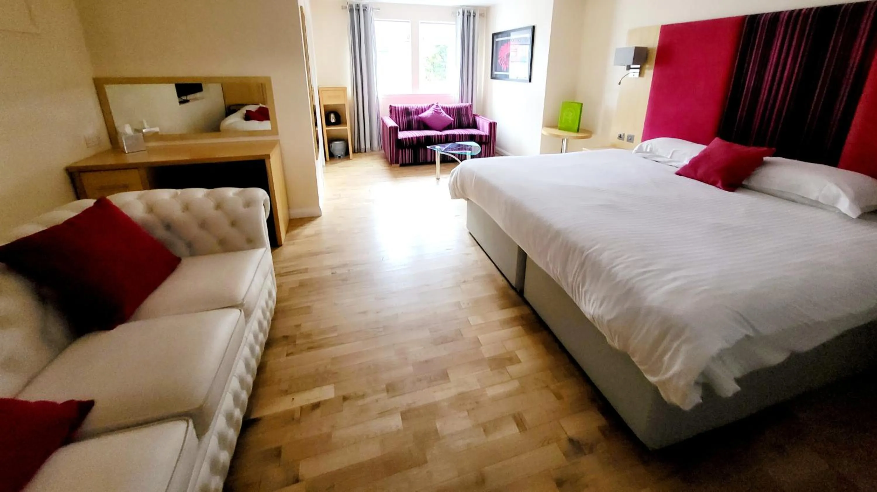 Photo of the whole room in ClubHouse B& B