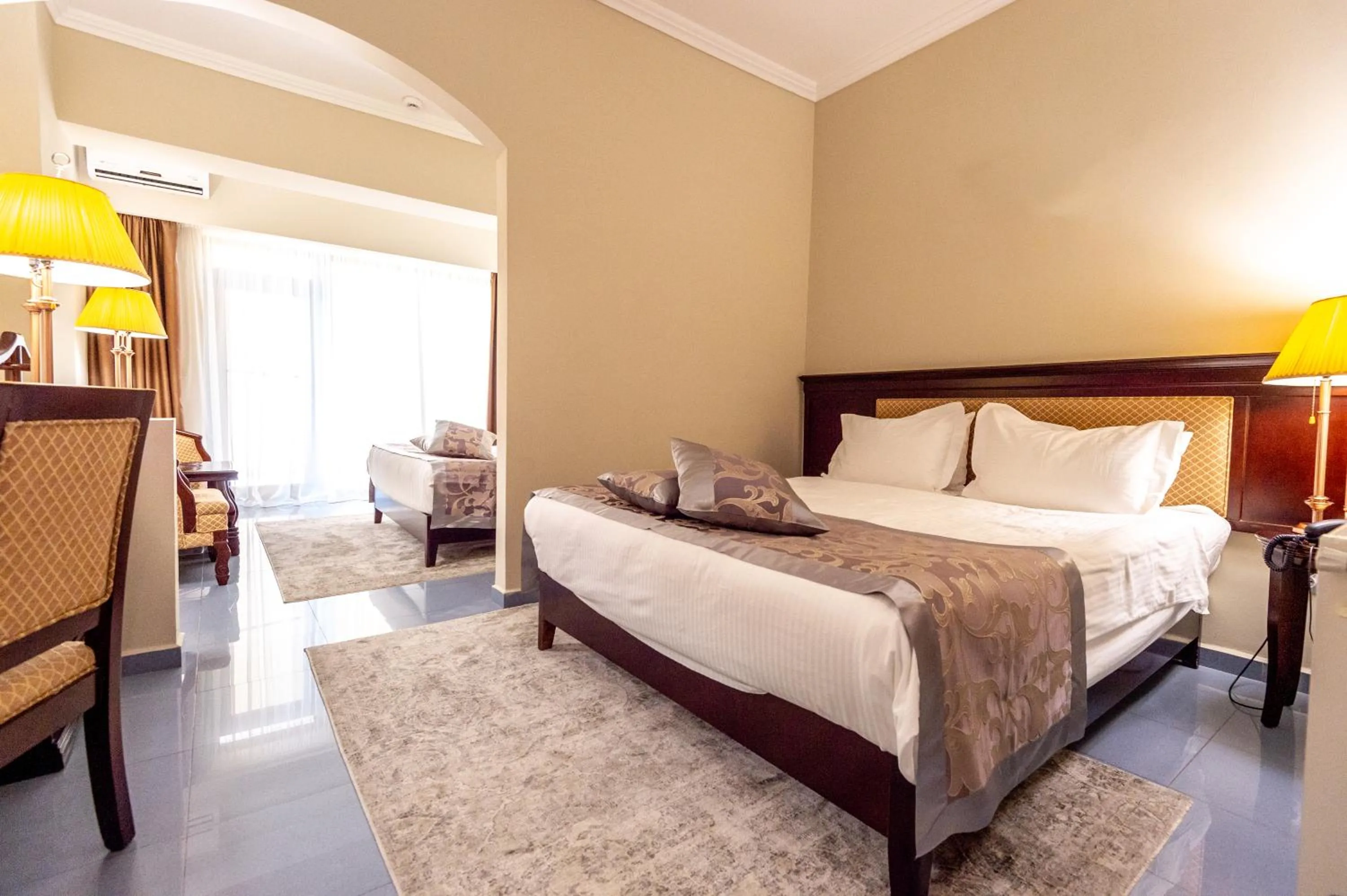 Photo of the whole room, Bed in Hotel Del Mar & Conference Center