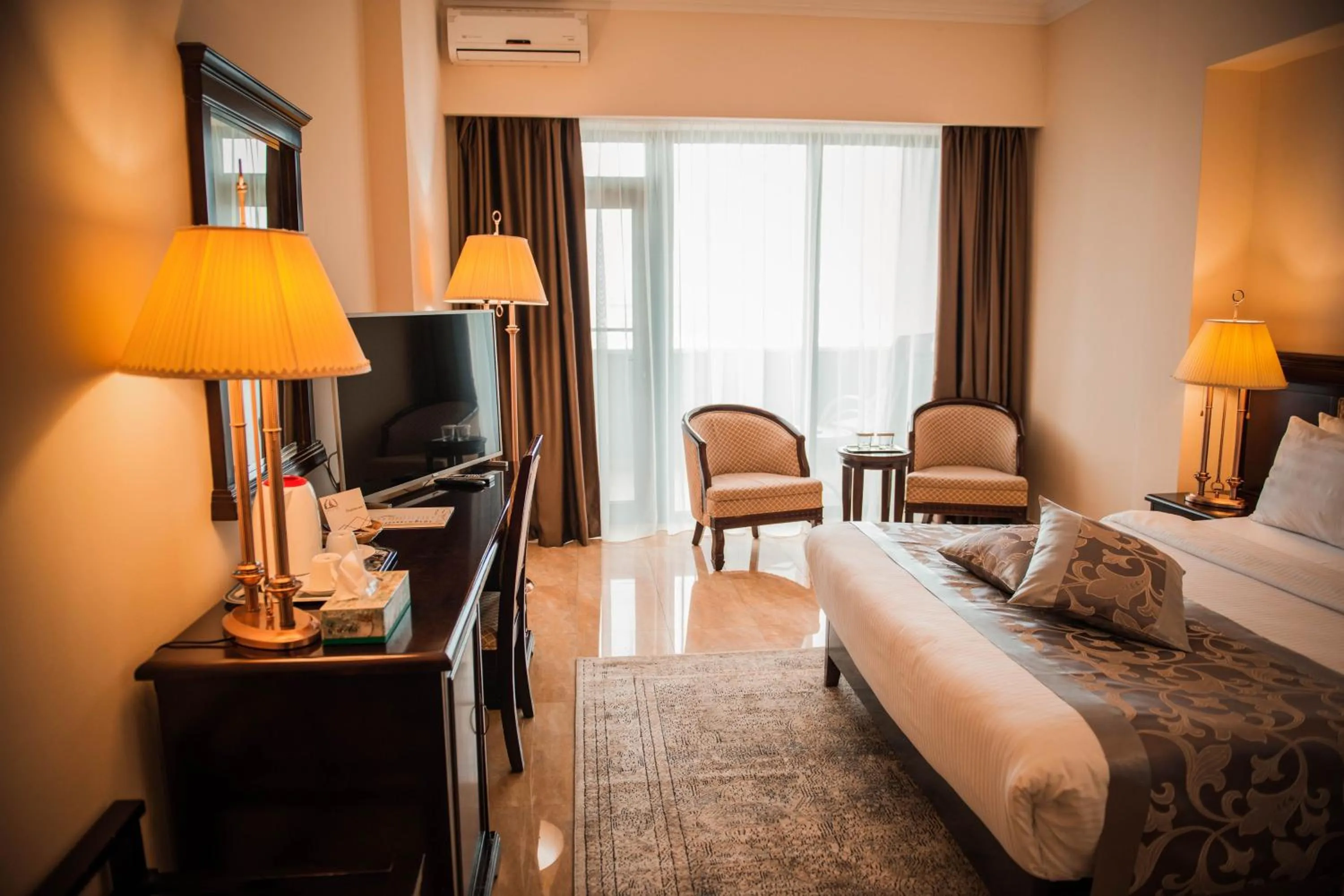 Bed in Hotel Del Mar & Conference Center