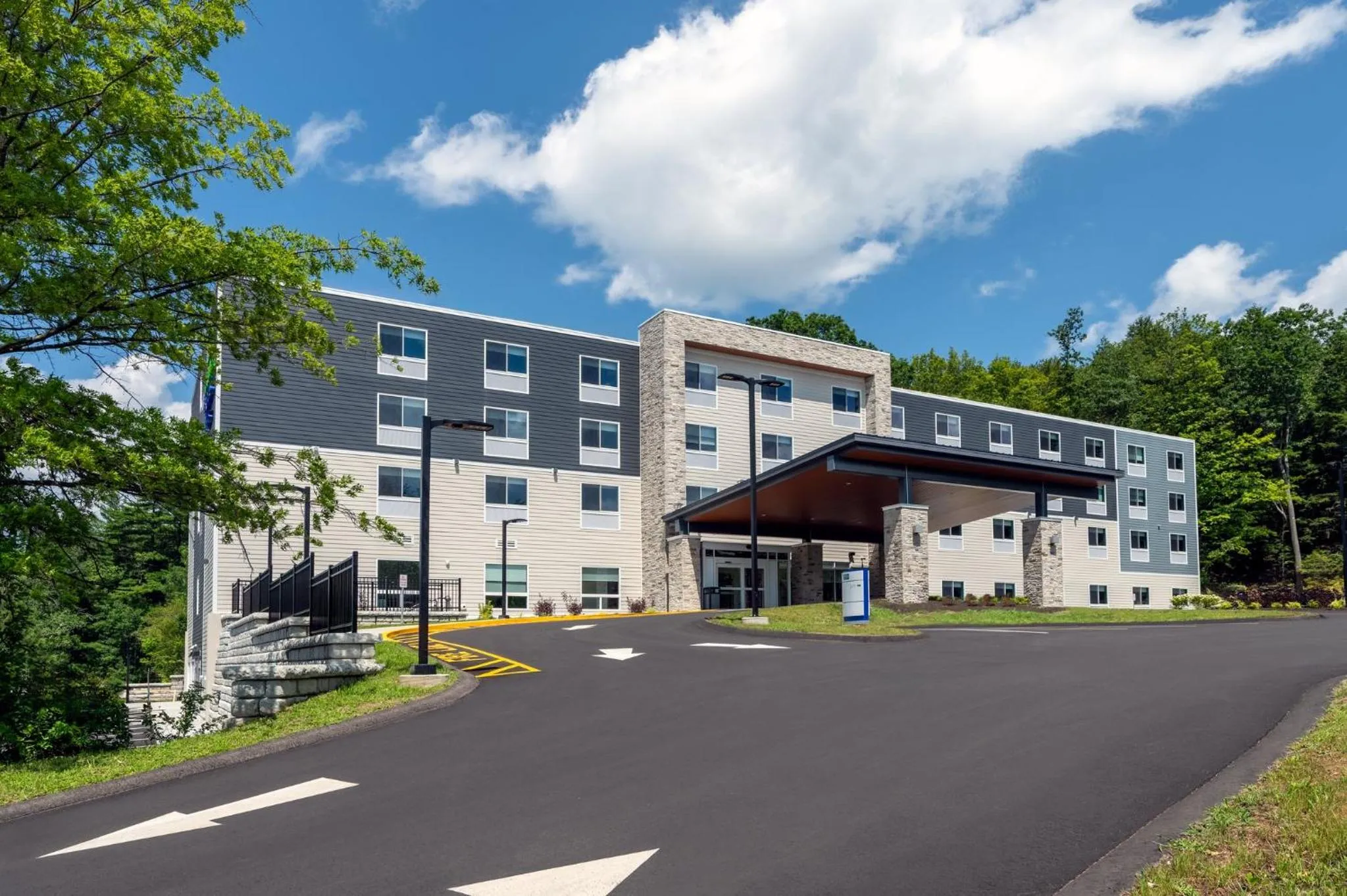 Property building in Holiday Inn Express & Suites Pittsfield-Lenox-Berkshires by IHG