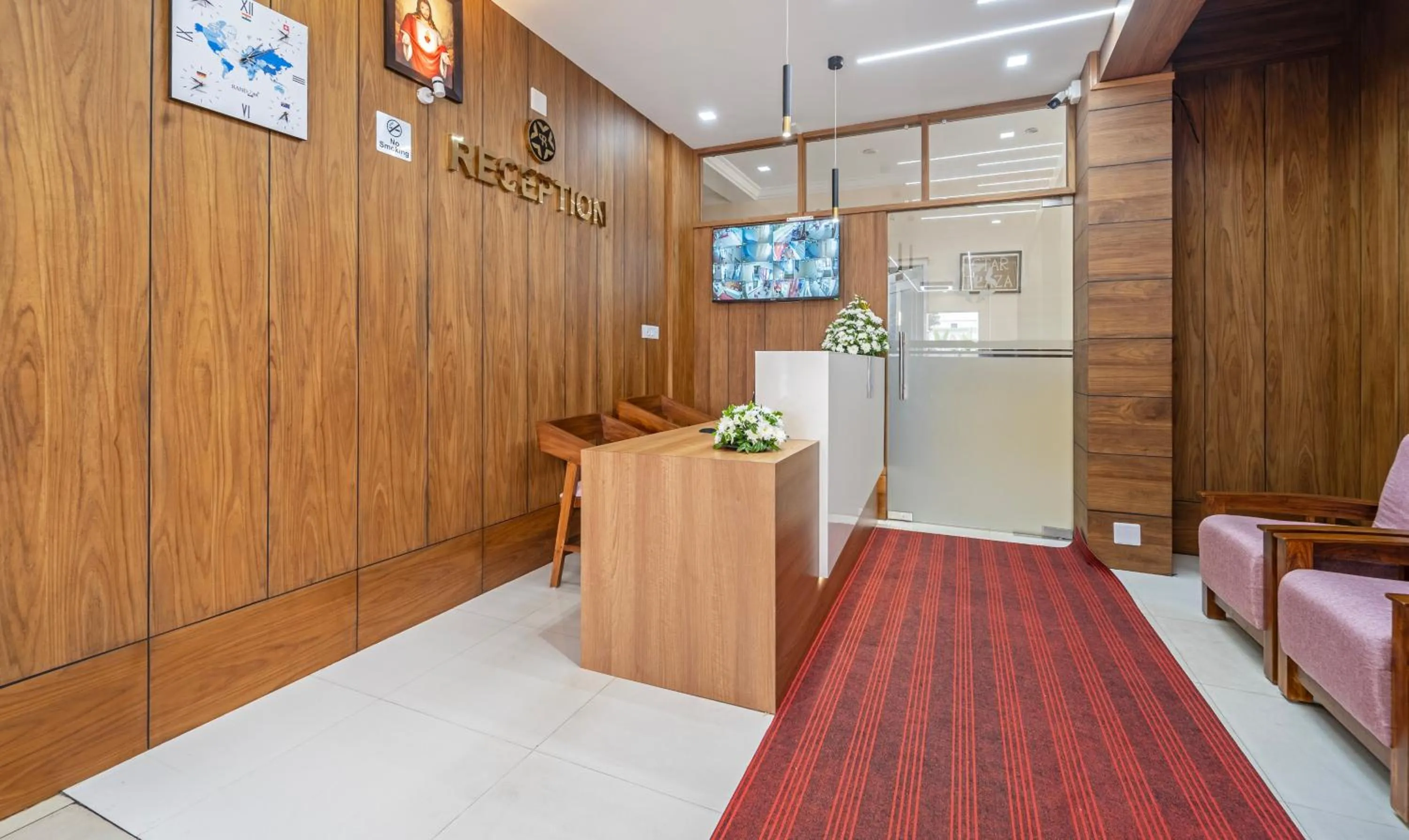 Lobby or reception in Treebo Thoduvas Star Plaza Cochin Airport