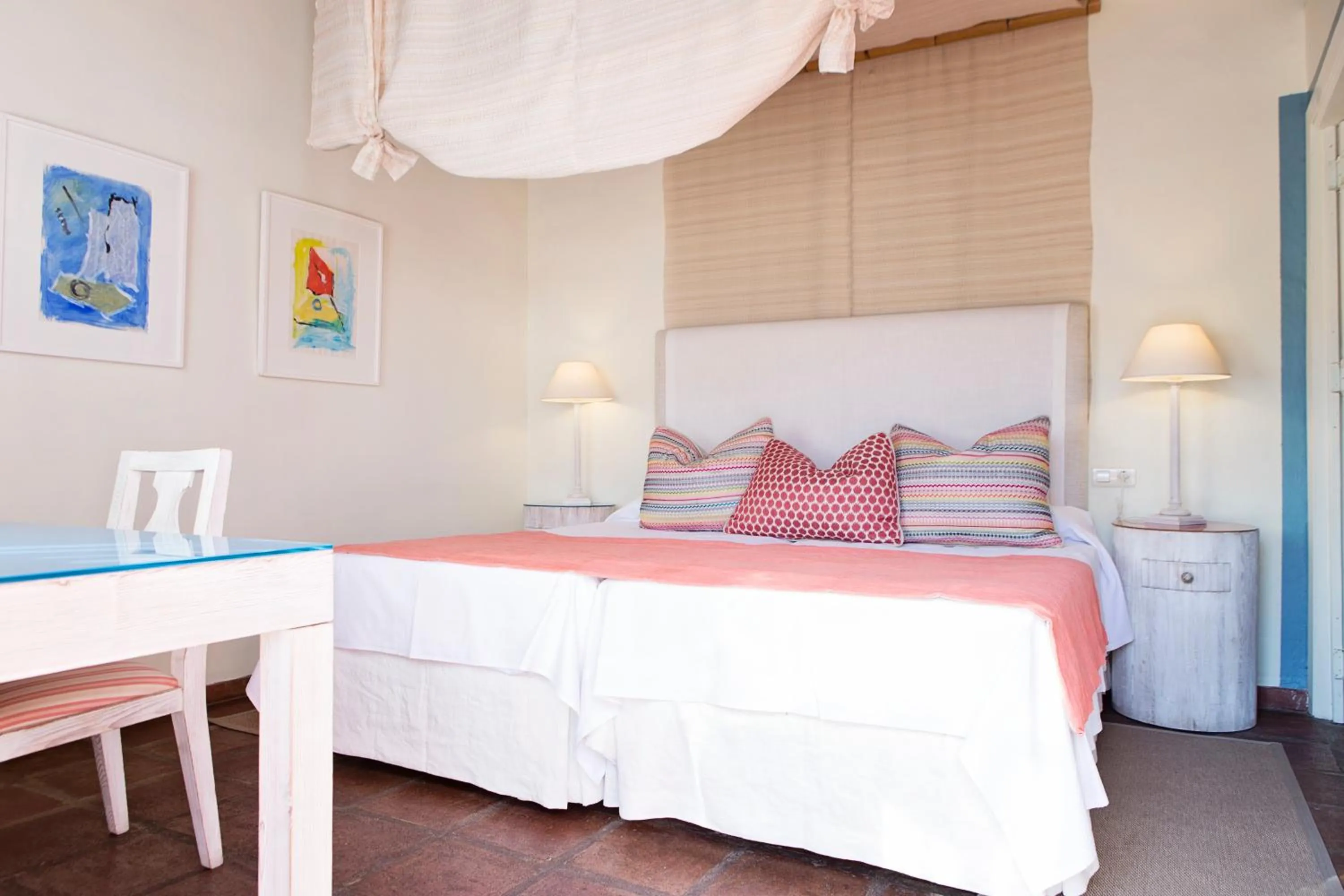 Bedroom, Bed in Hotel Cortijo del Arte - Caminito del Rey