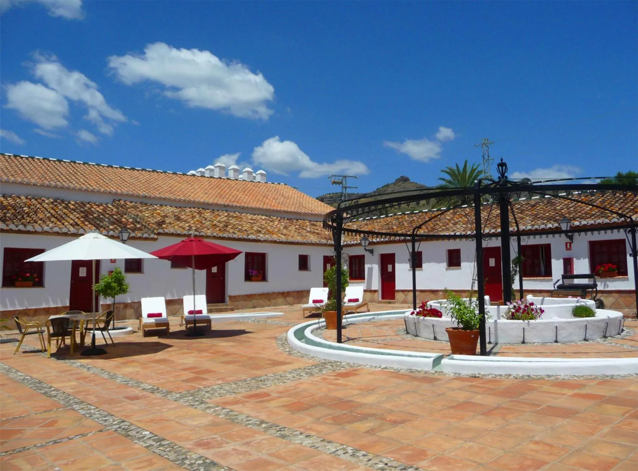 Property building in Hotel Cortijo del Arte - Caminito del Rey