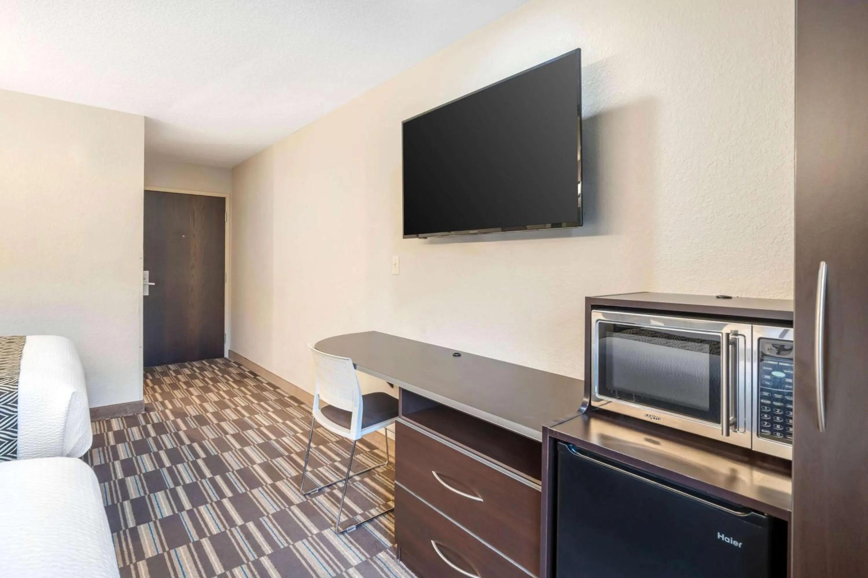 Photo of the whole room in Microtel Inn & Suites by Wyndham Brooksville