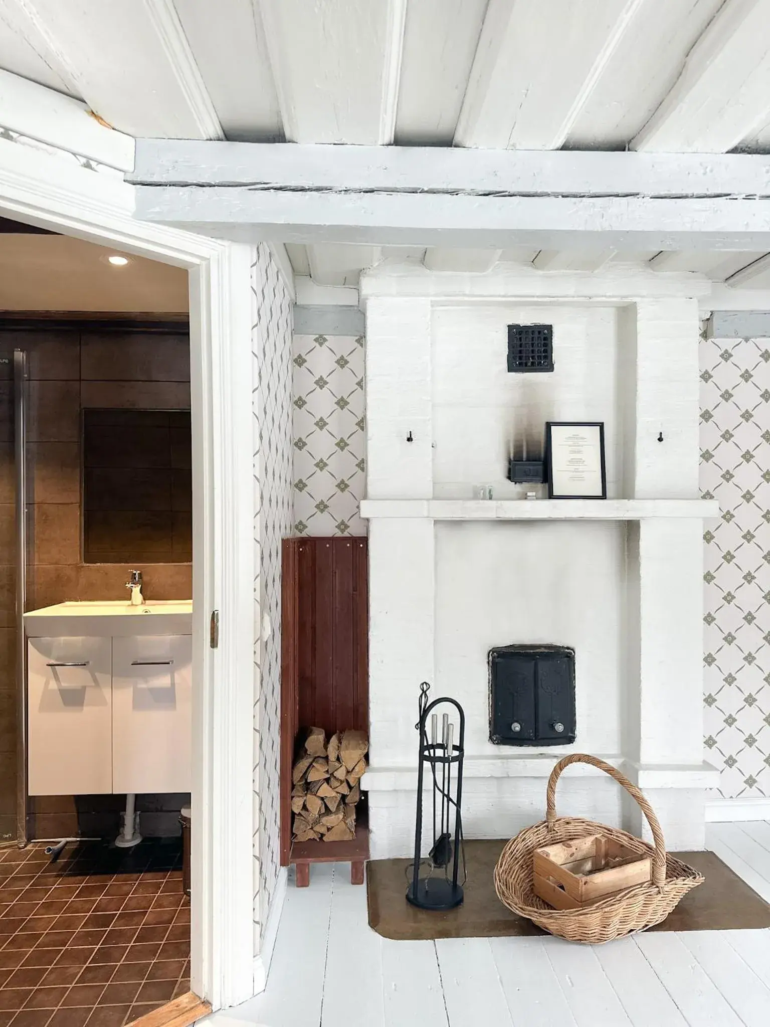 Superior Twin Room in Mustion Linna / Svartå Manor Superior Twin Room in Mustion Linna / Svartå Manor