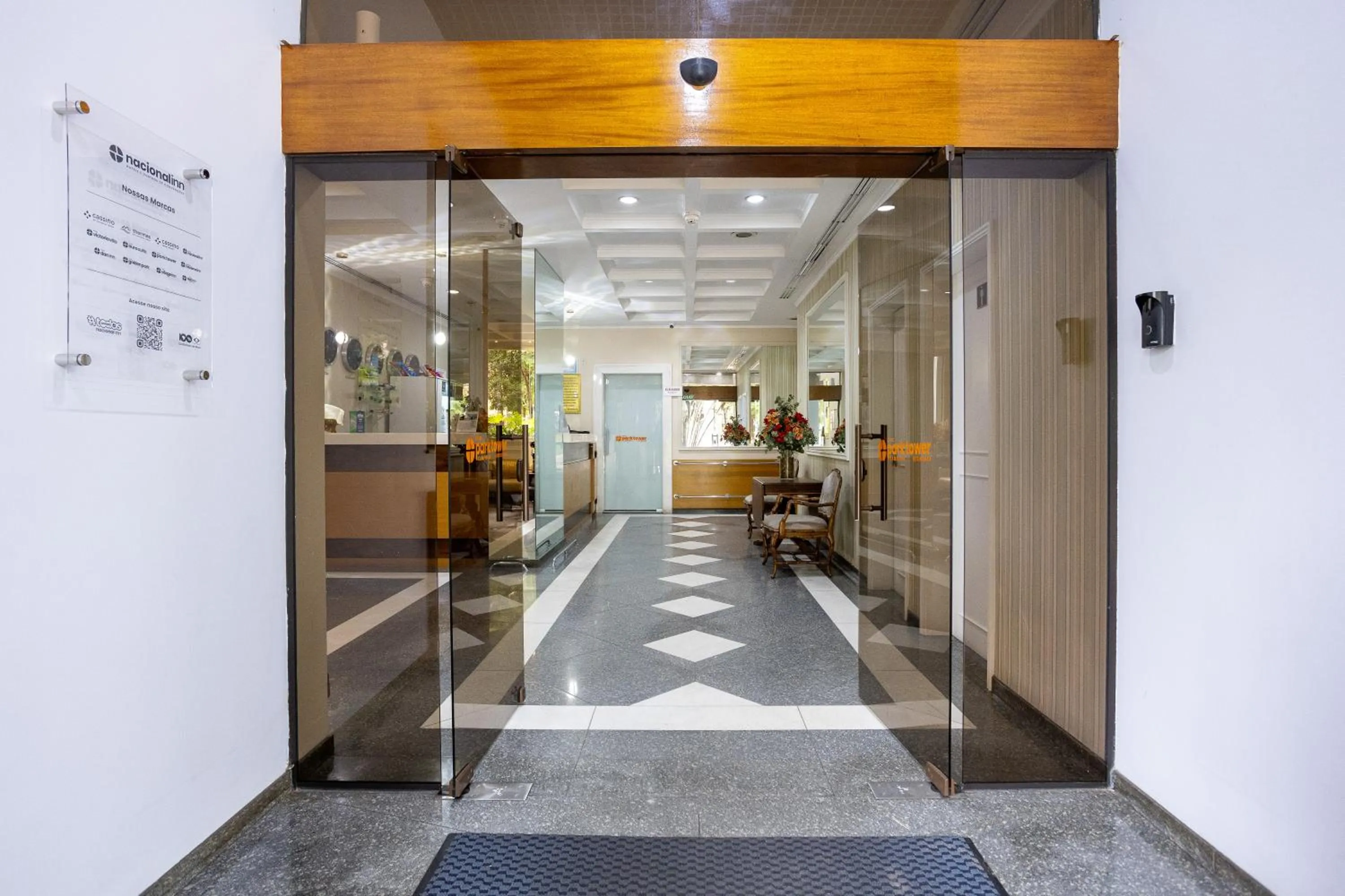 Facade/entrance in Park Tower Campinas Residence by Nacional Inn