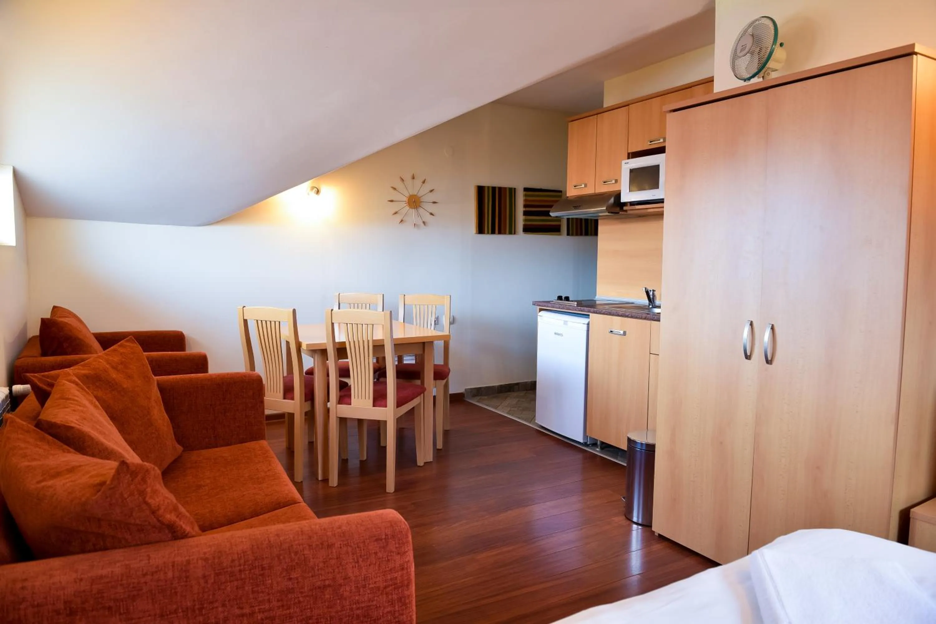 Dining area in Hotel Bojur & Bojurland Apartment Complex