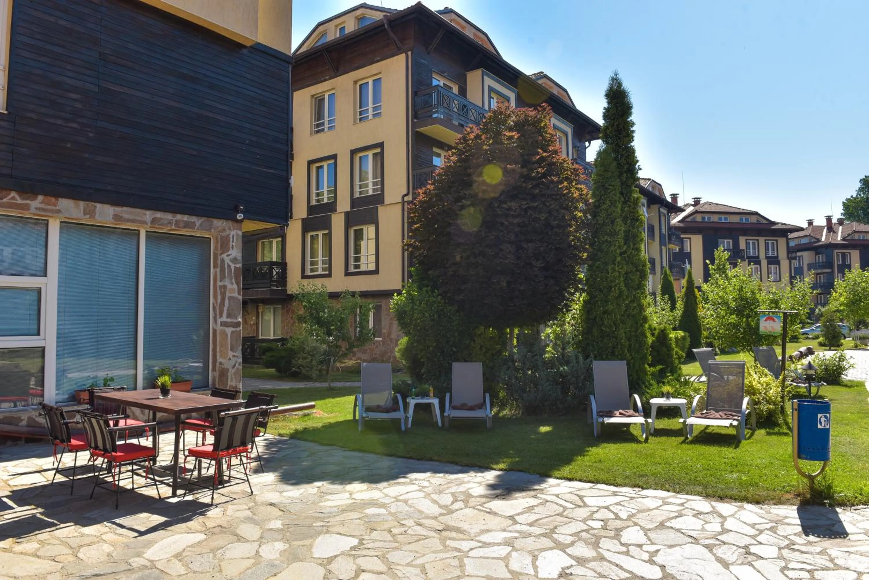 Entertainment in Hotel Bojur & Bojurland Apartment Complex