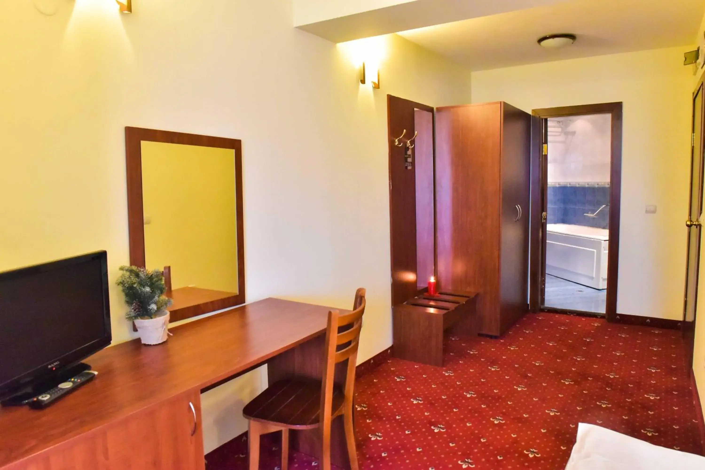 Twin Room in Hotel Bojur & Bojurland Apartment Complex Twin Room in Hotel Bojur & Bojurland Apartment Complex