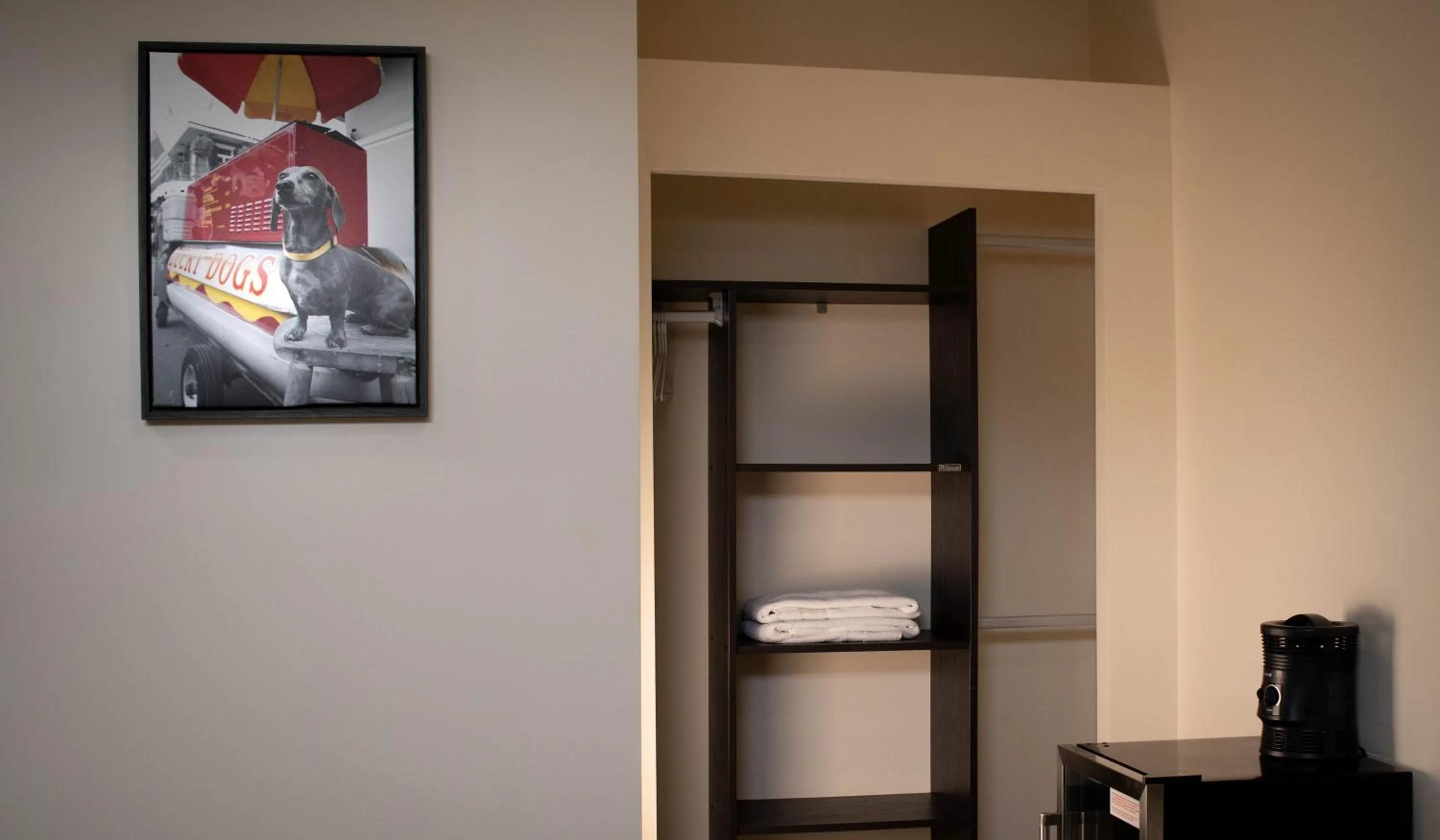 California Comfort & Suites