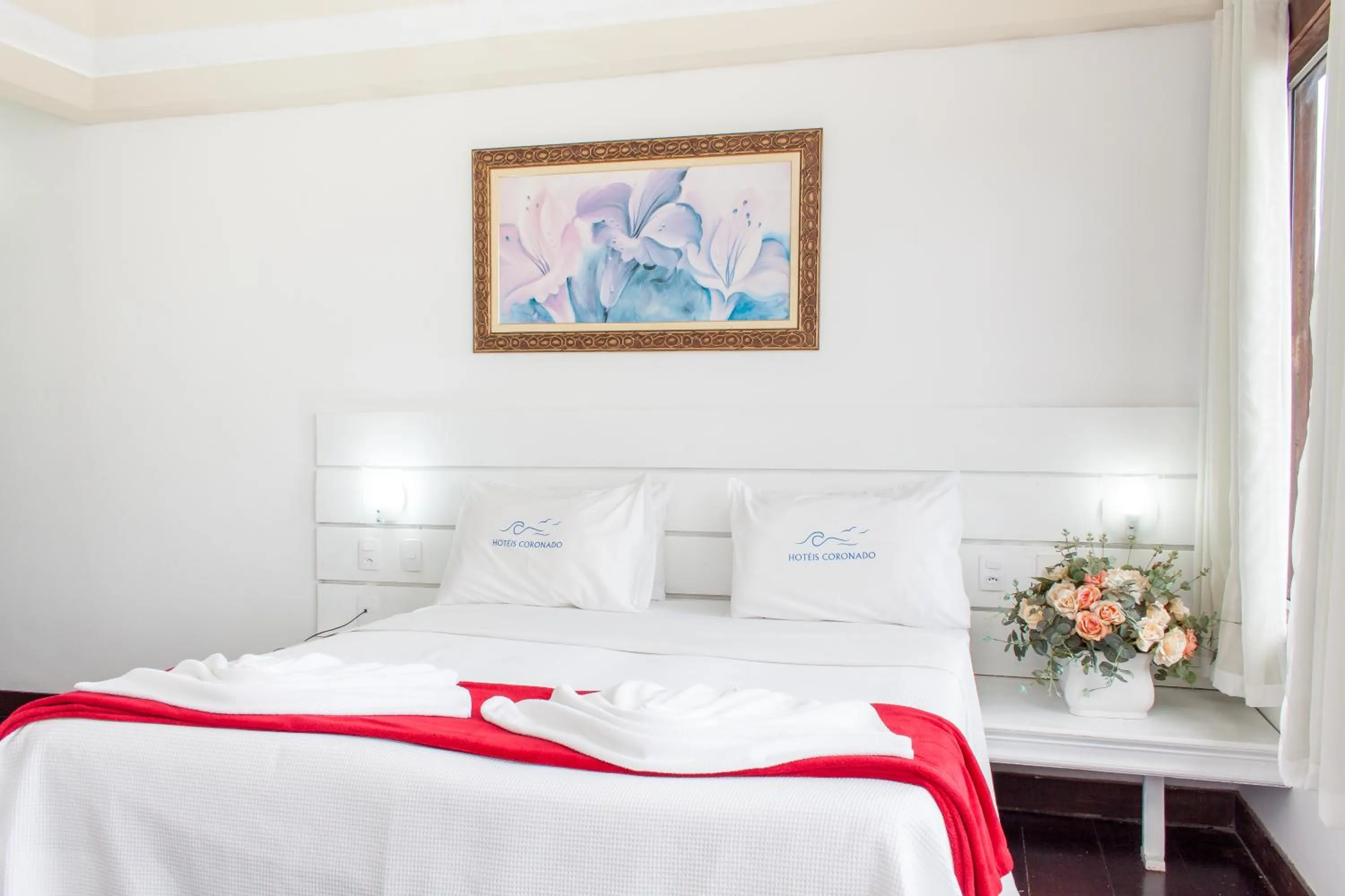 Bed in Coronado Inn Hotel