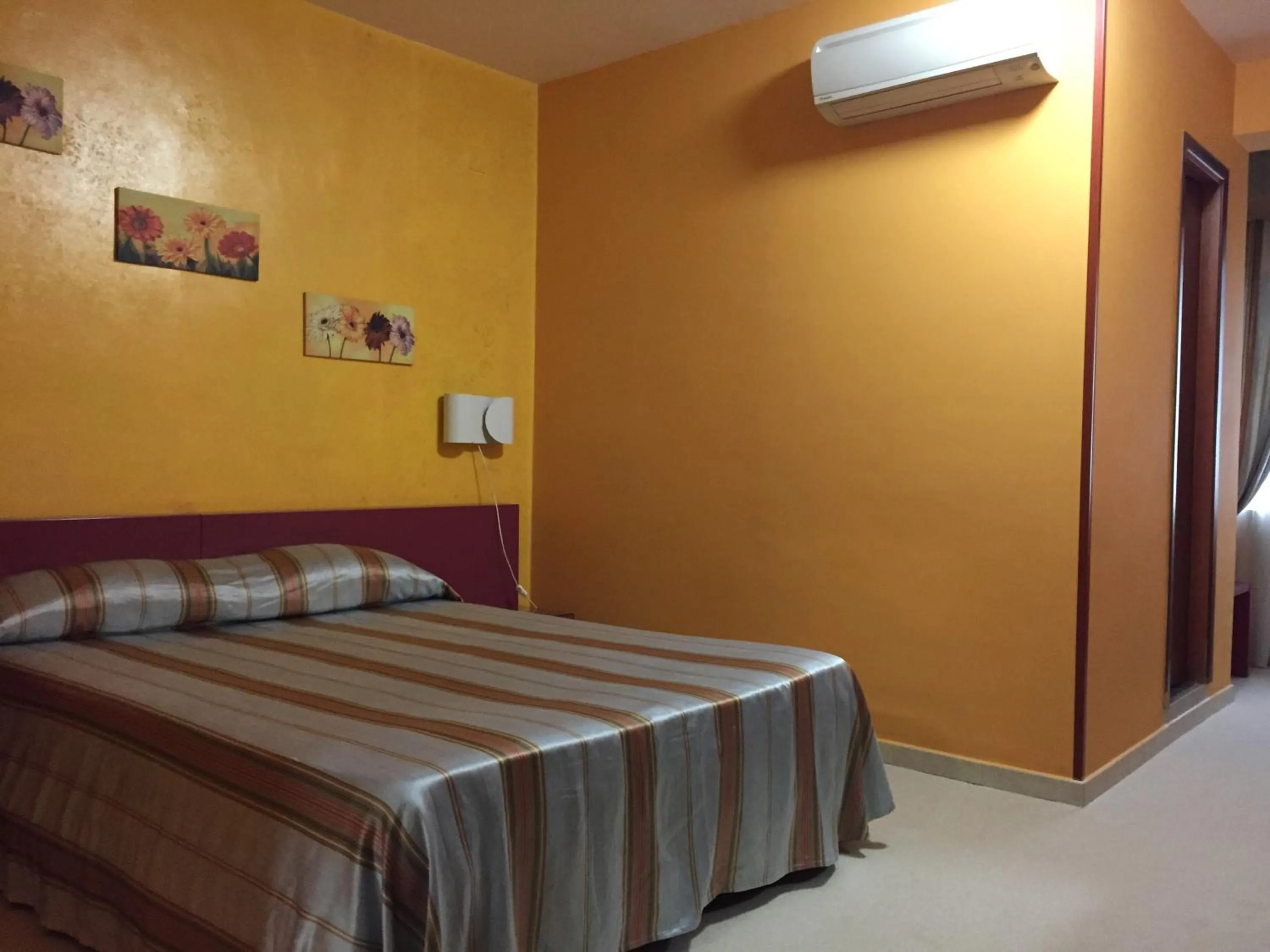 Bed in Cristal Hotel