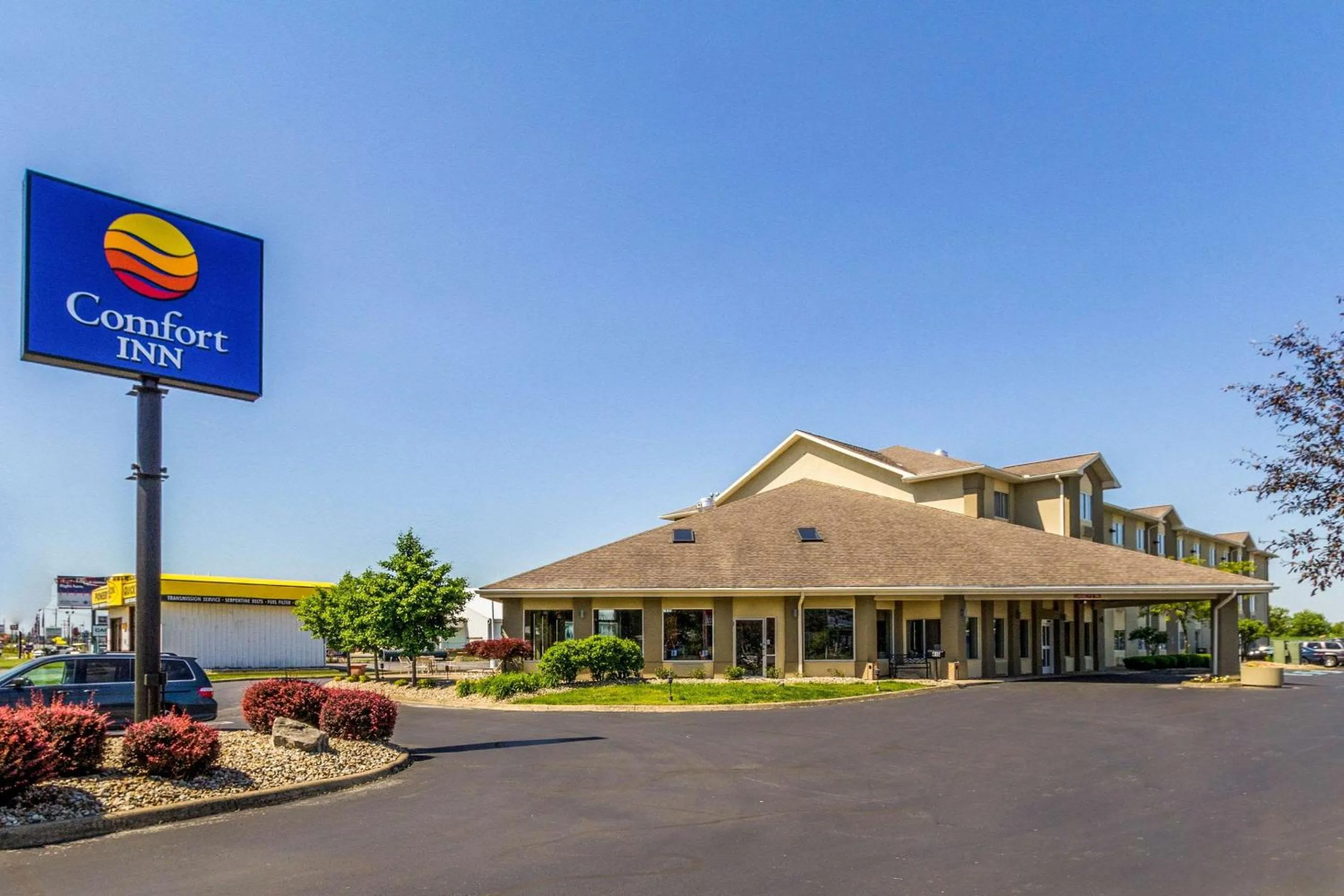 Property building in Comfort Inn Norwalk - Sandusky