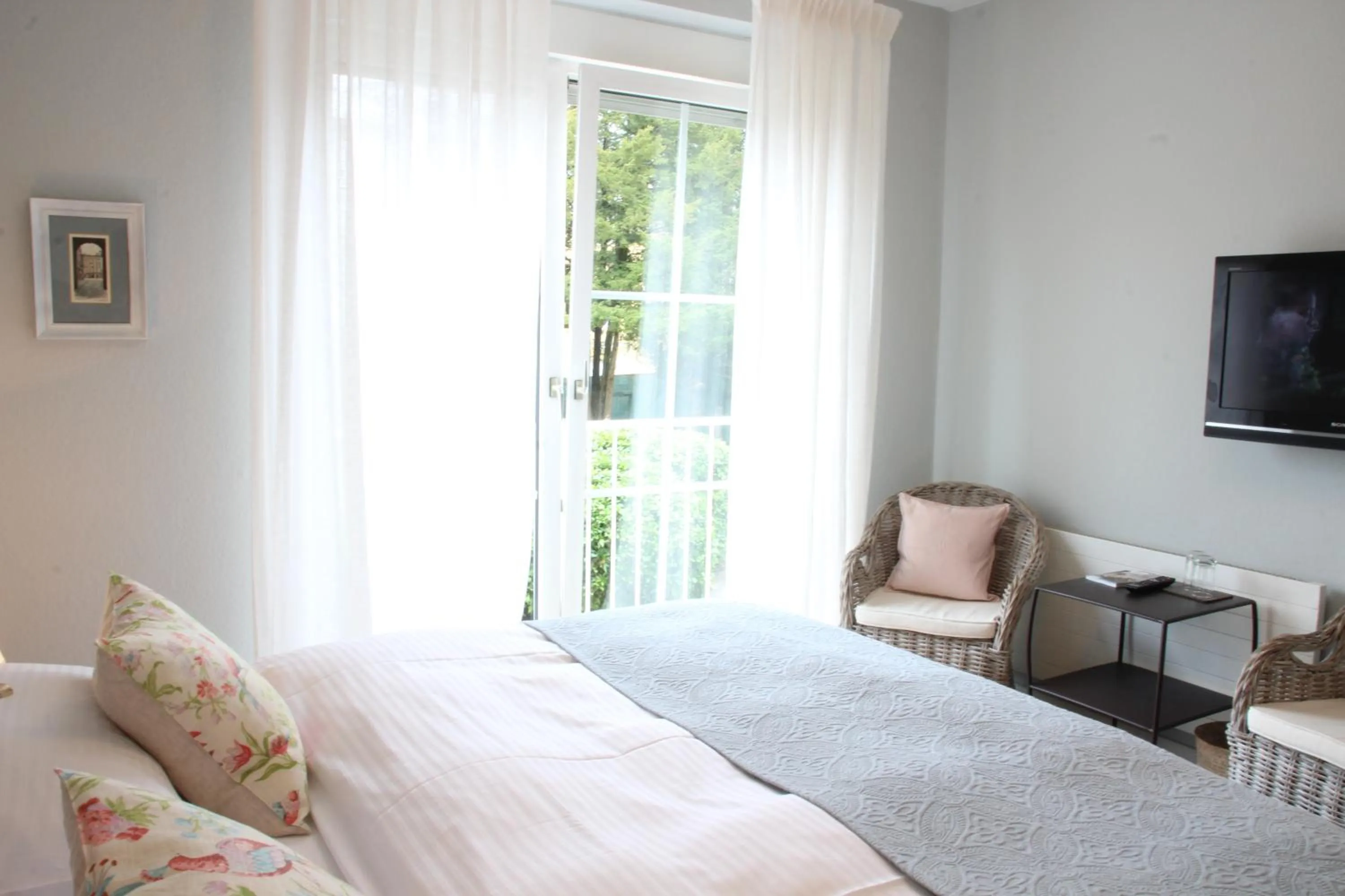 Photo of the whole room, Bed in The Little Guesthouse