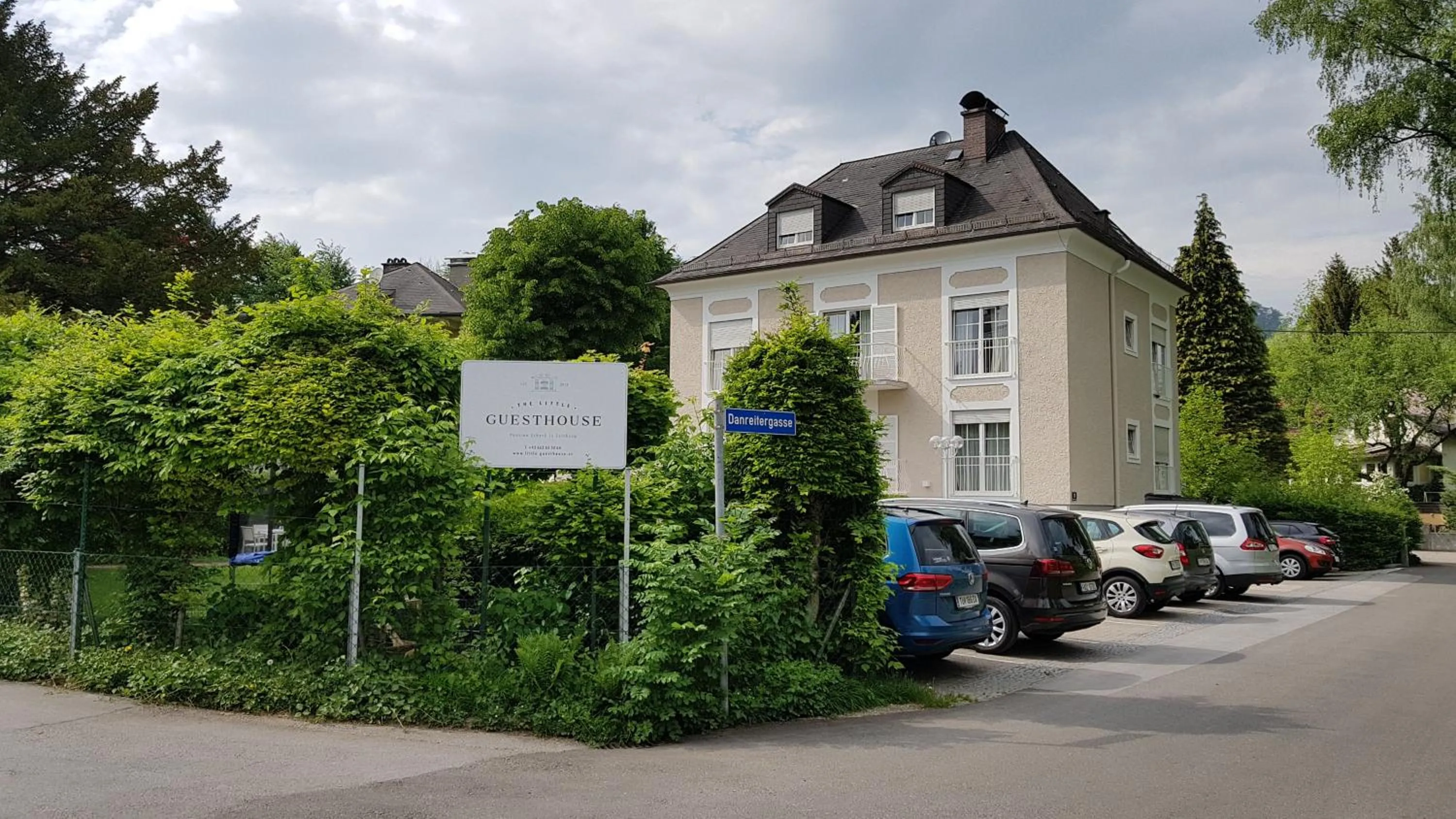 Area and facilities in The Little Guesthouse