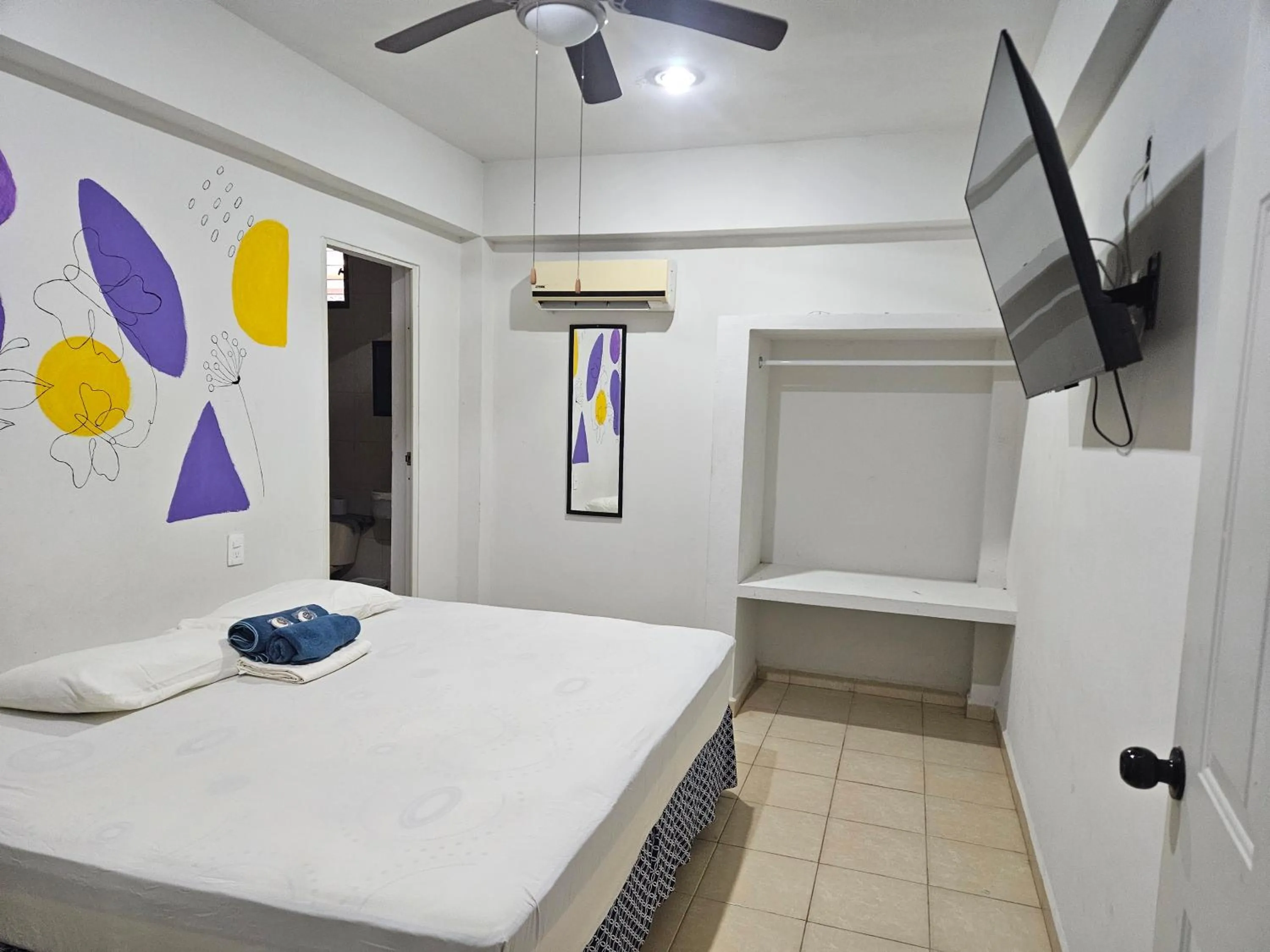 Photo of the whole room, Bed in El Padrino