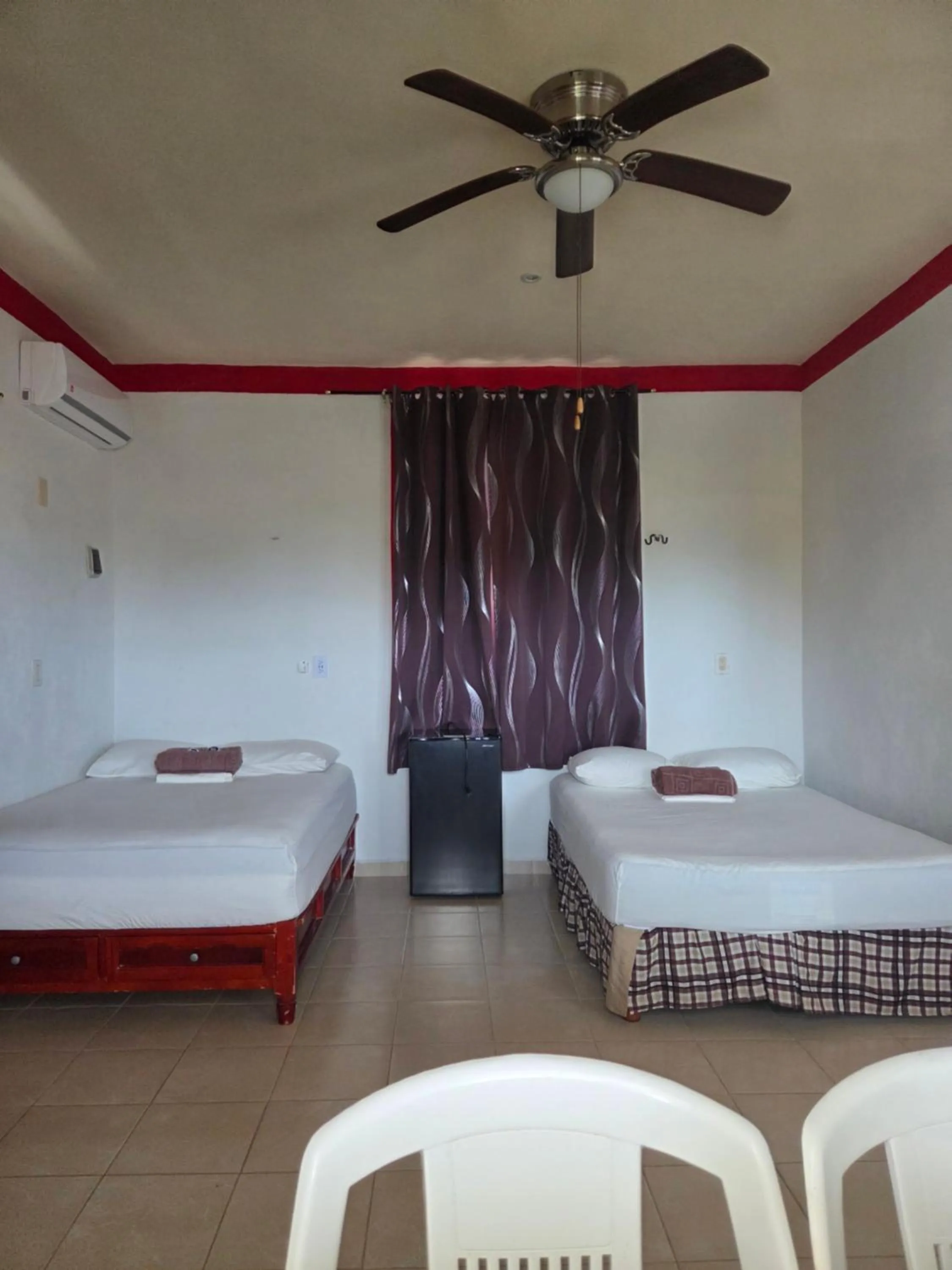 Photo of the whole room, Bed in El Padrino