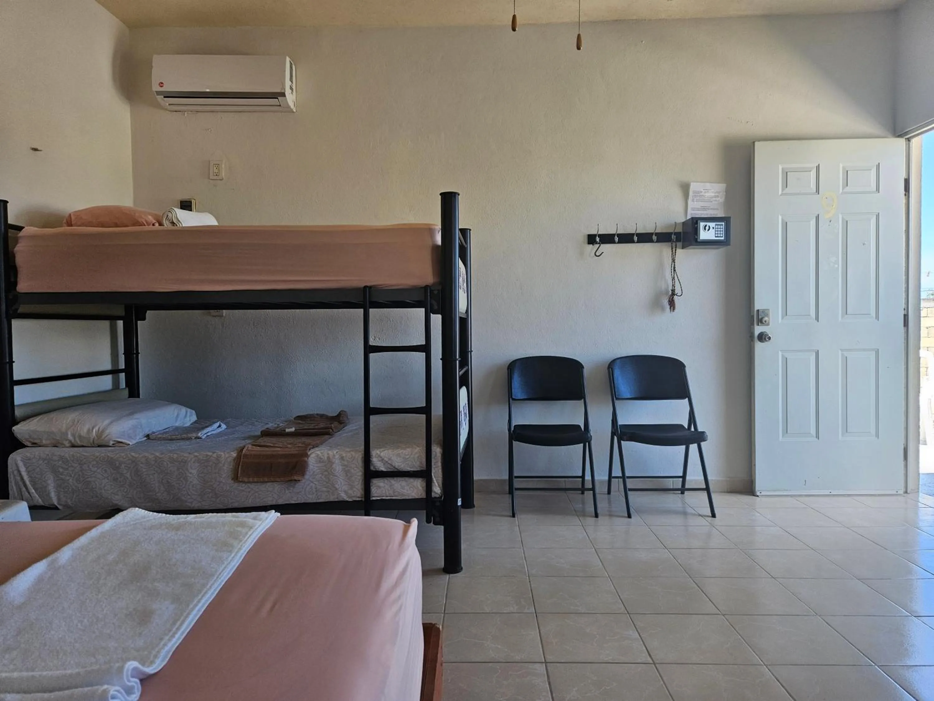 Photo of the whole room, Bed in El Padrino