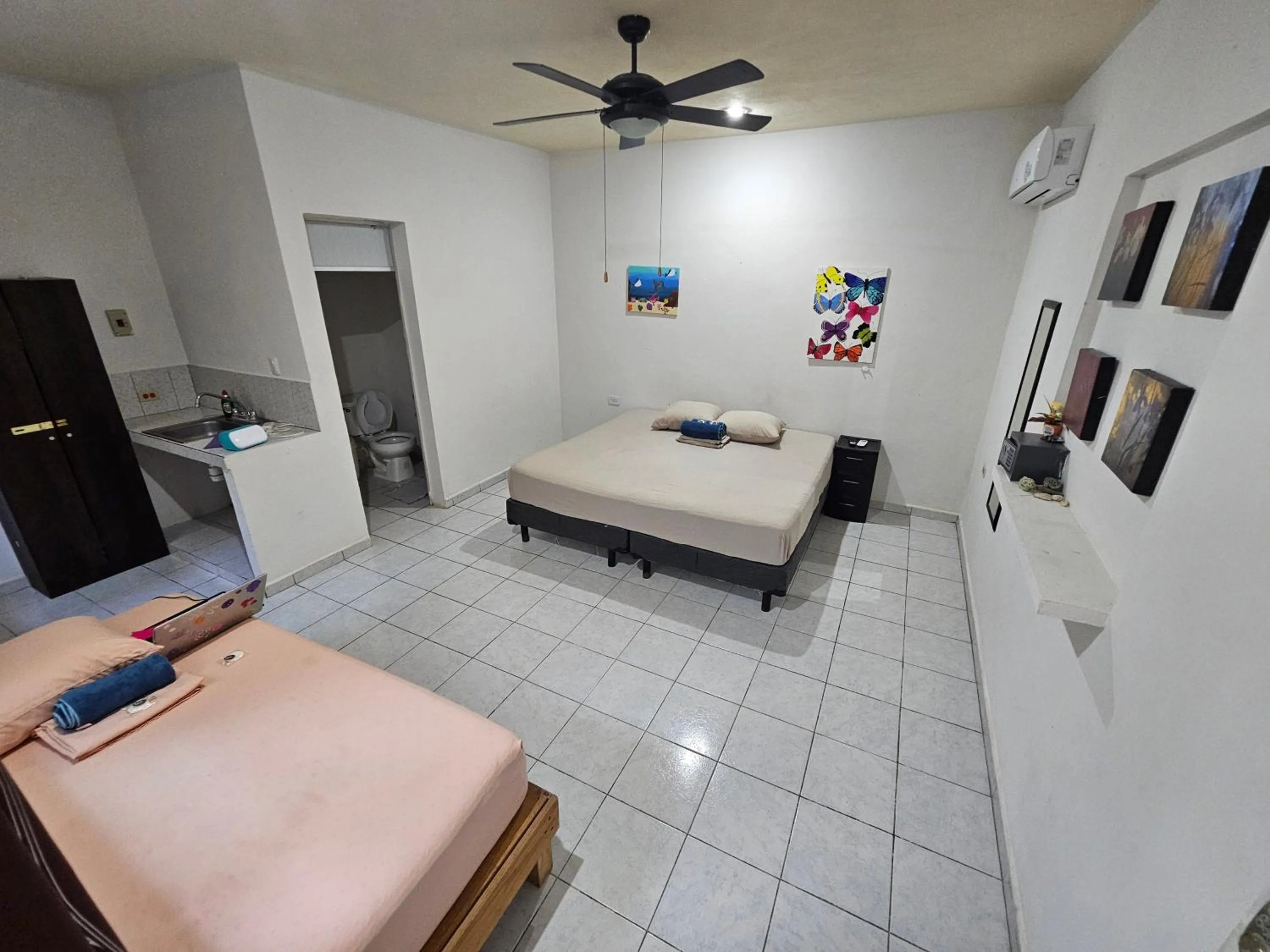 Photo of the whole room, Bed in El Padrino