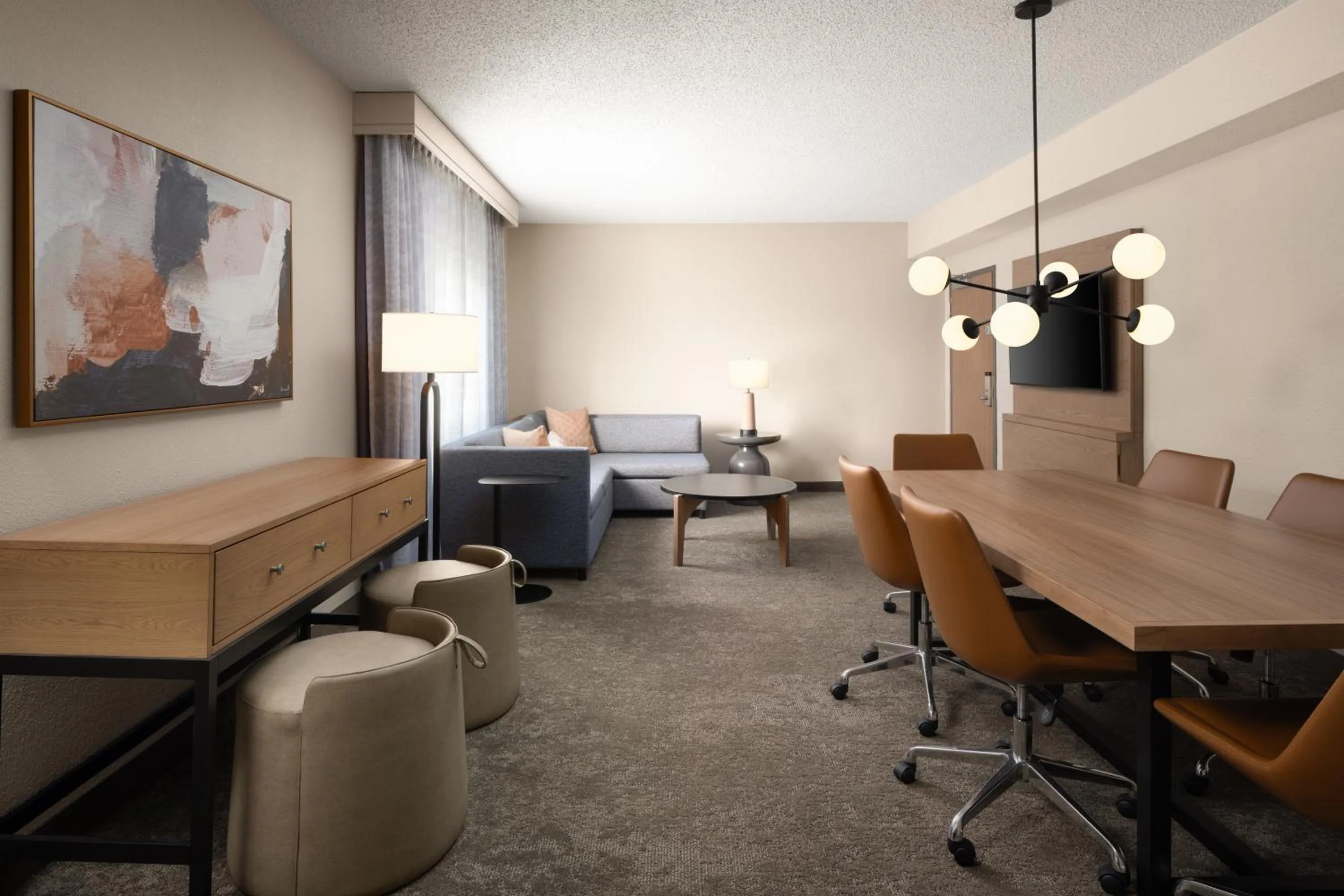 Living room in Embassy Suites North Charleston Airport Hotel Convention