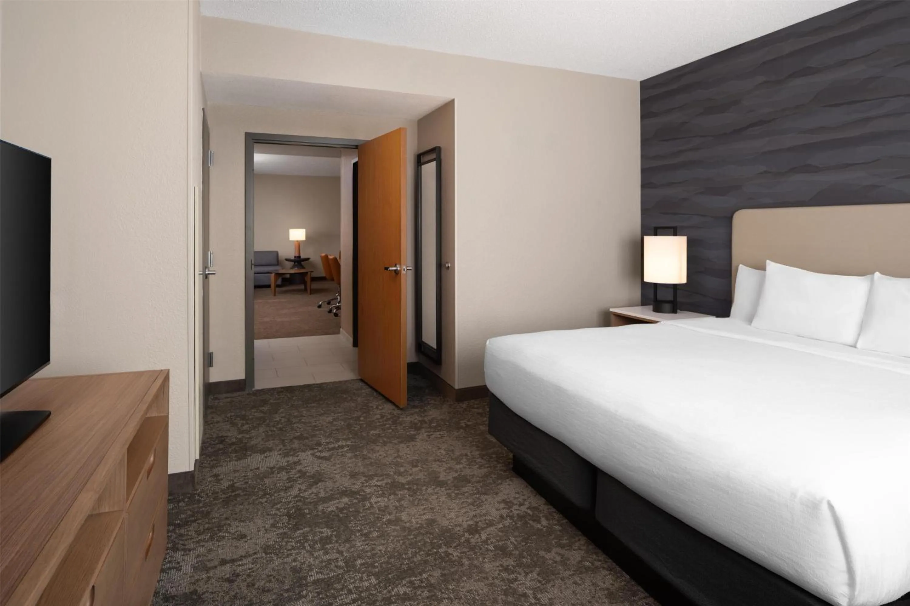 Bed in Embassy Suites North Charleston Airport Hotel Convention