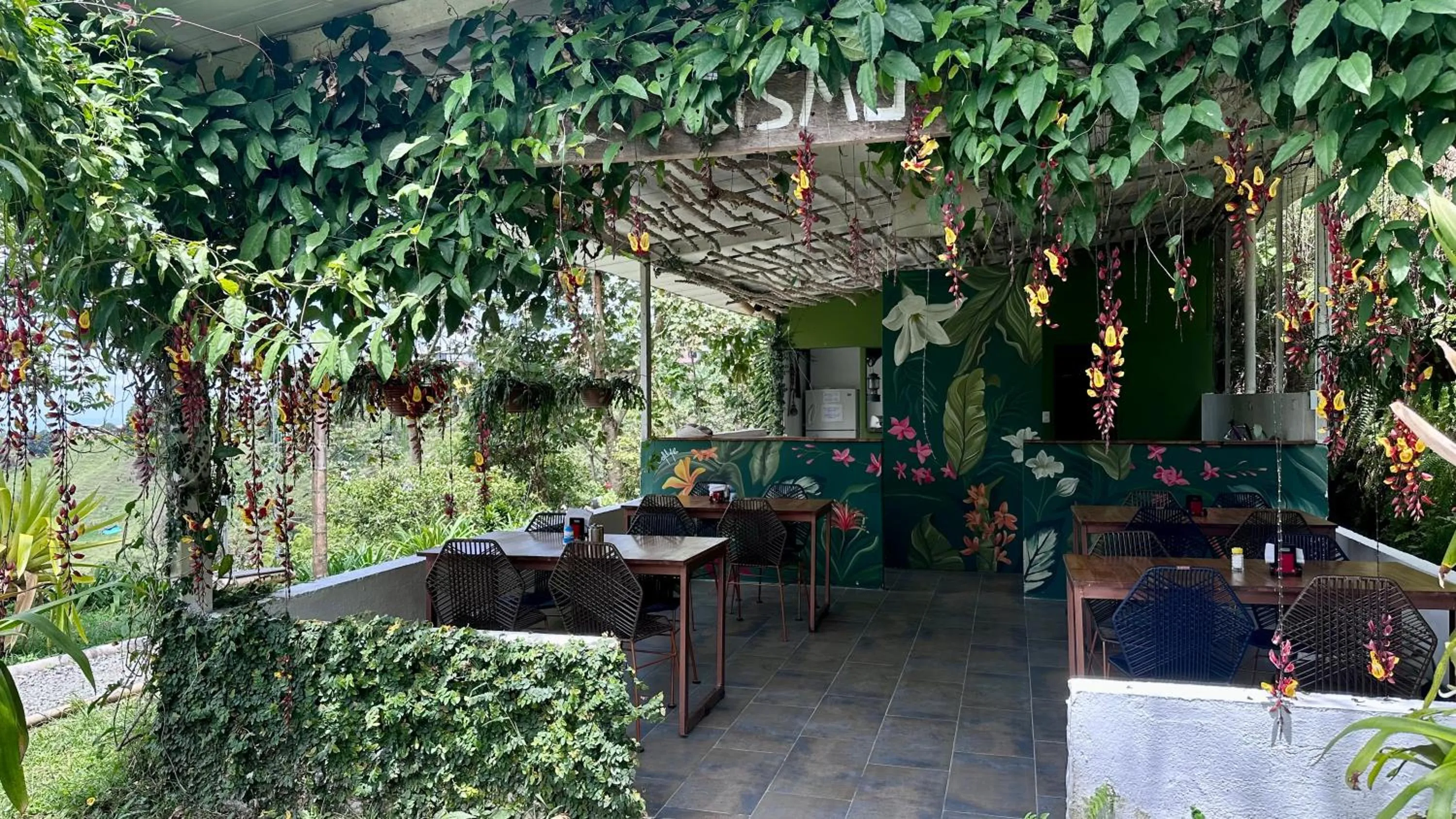 Restaurant/places to eat in Lodge Paraíso Verde