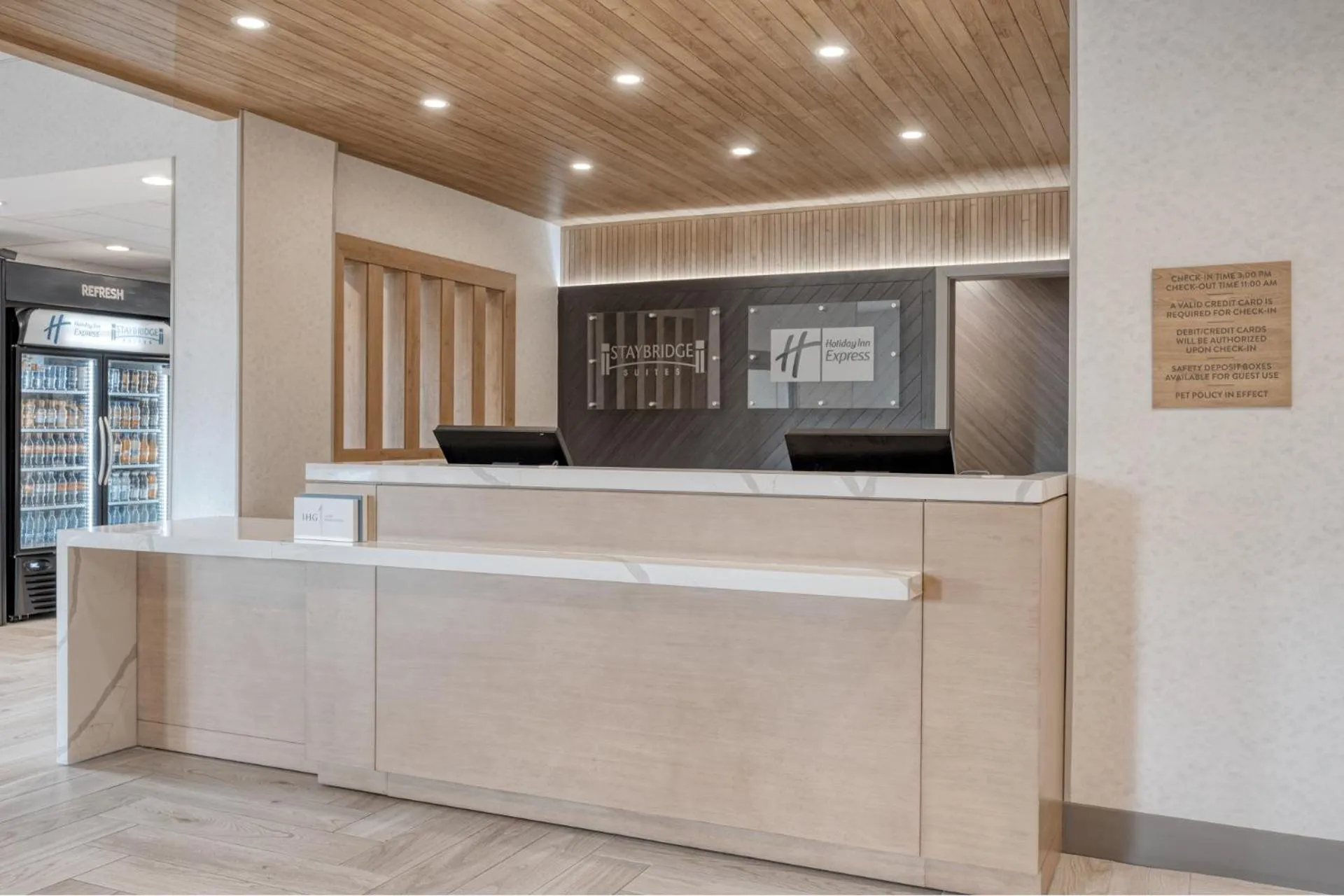 Lobby or reception in Holiday Inn Express Federal Way - Seattle South by IHG