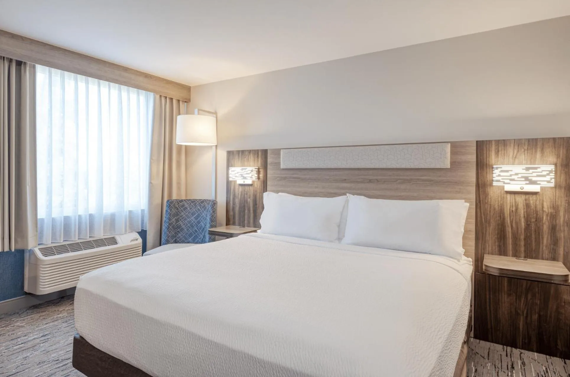 Bed in Holiday Inn Express Federal Way - Seattle South by IHG