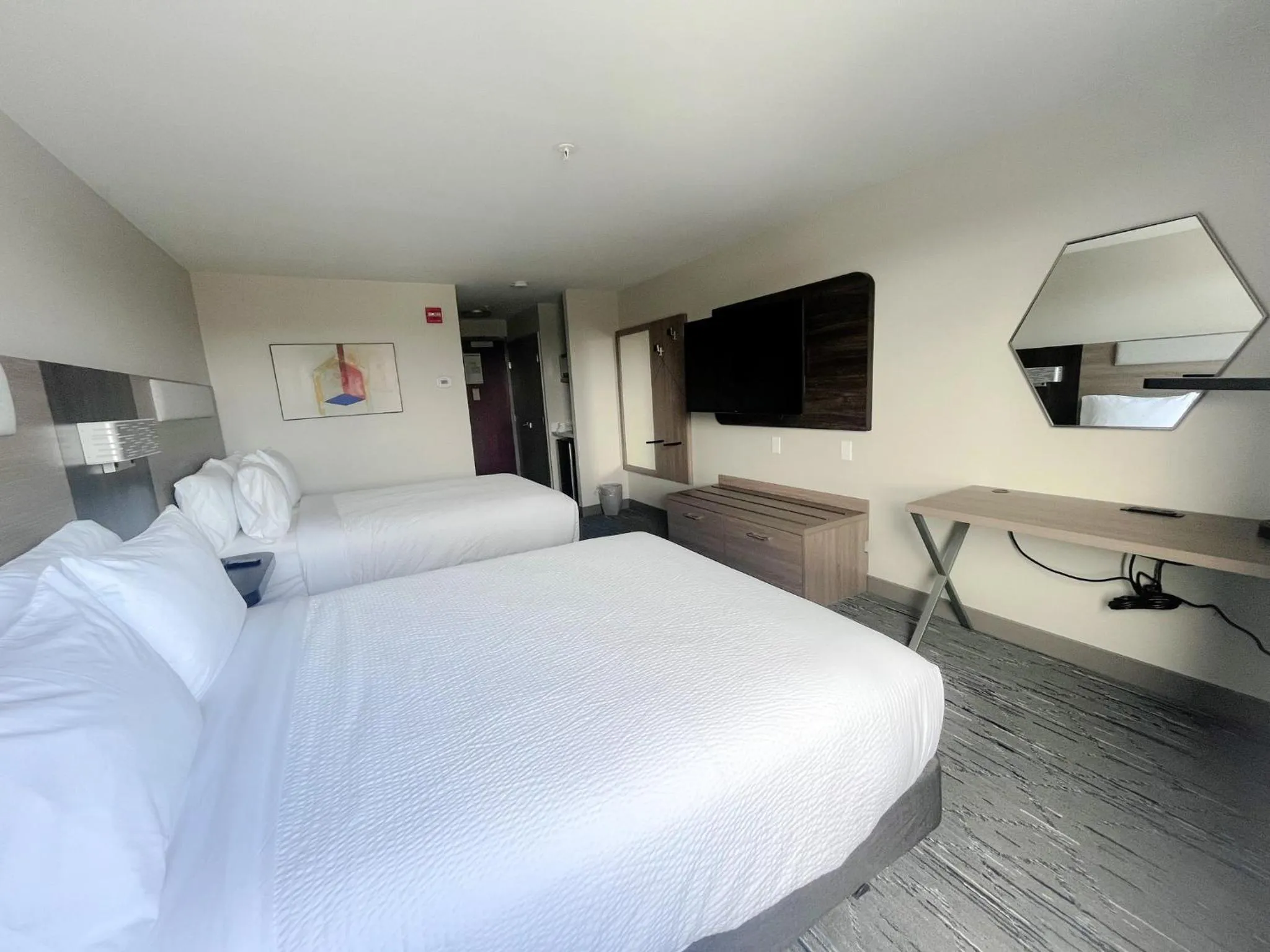 Photo of the whole room, Bed in Holiday Inn Express Federal Way - Seattle South by IHG