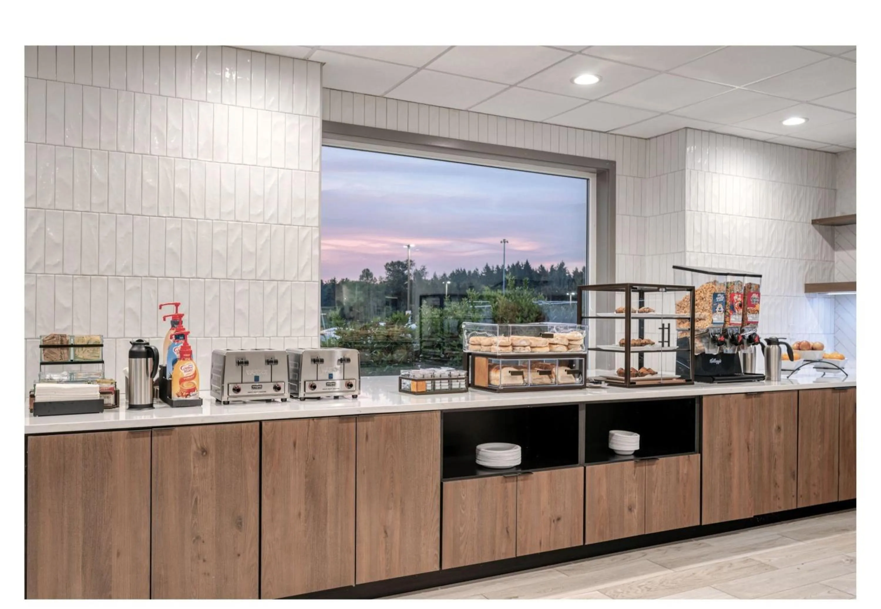 Breakfast in Holiday Inn Express Federal Way - Seattle South by IHG