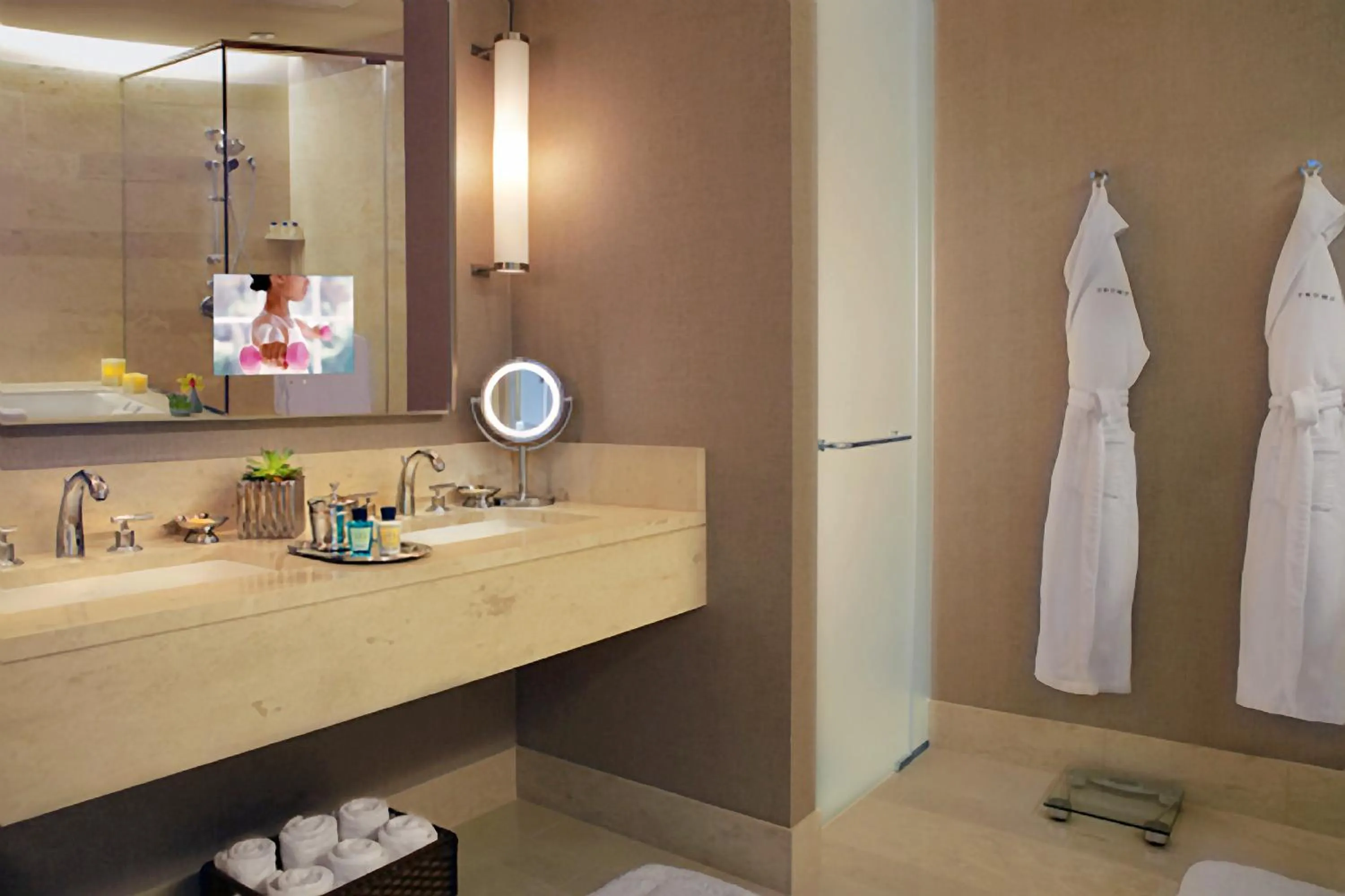 Shower in Trump International Hotel & Tower Chicago