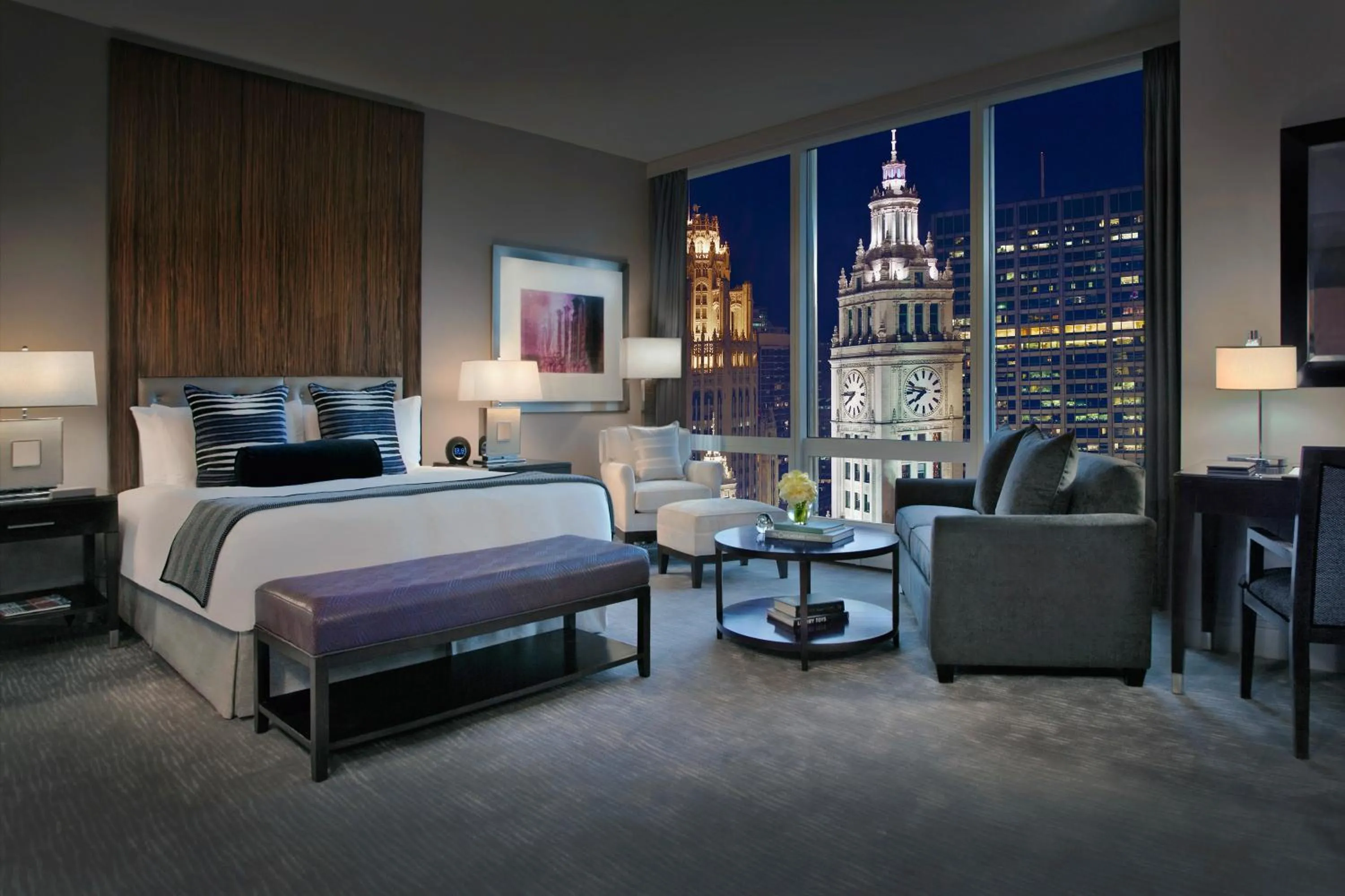 Lake view, Bed in Trump International Hotel & Tower Chicago