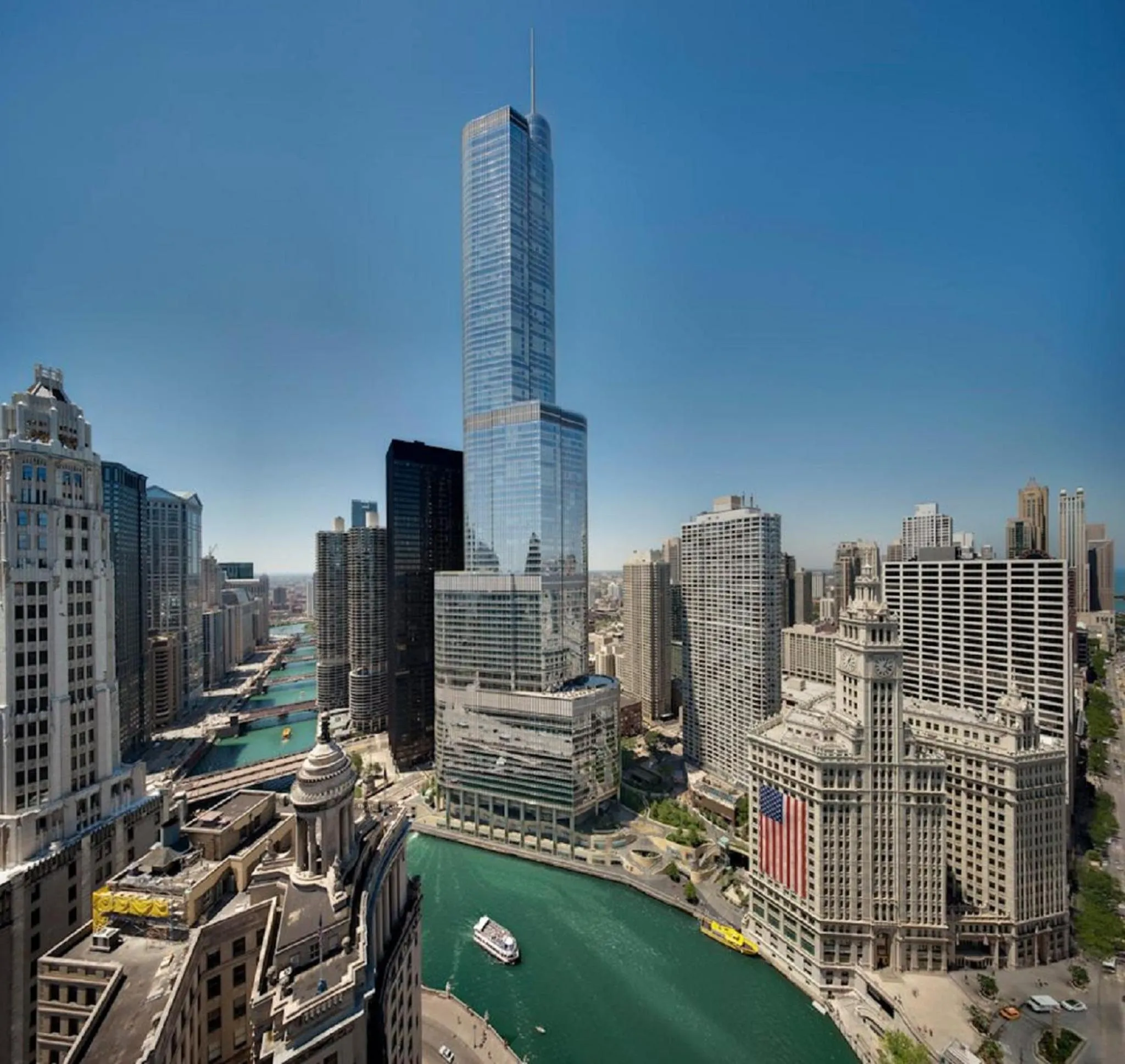 Facade/entrance in Trump International Hotel & Tower Chicago