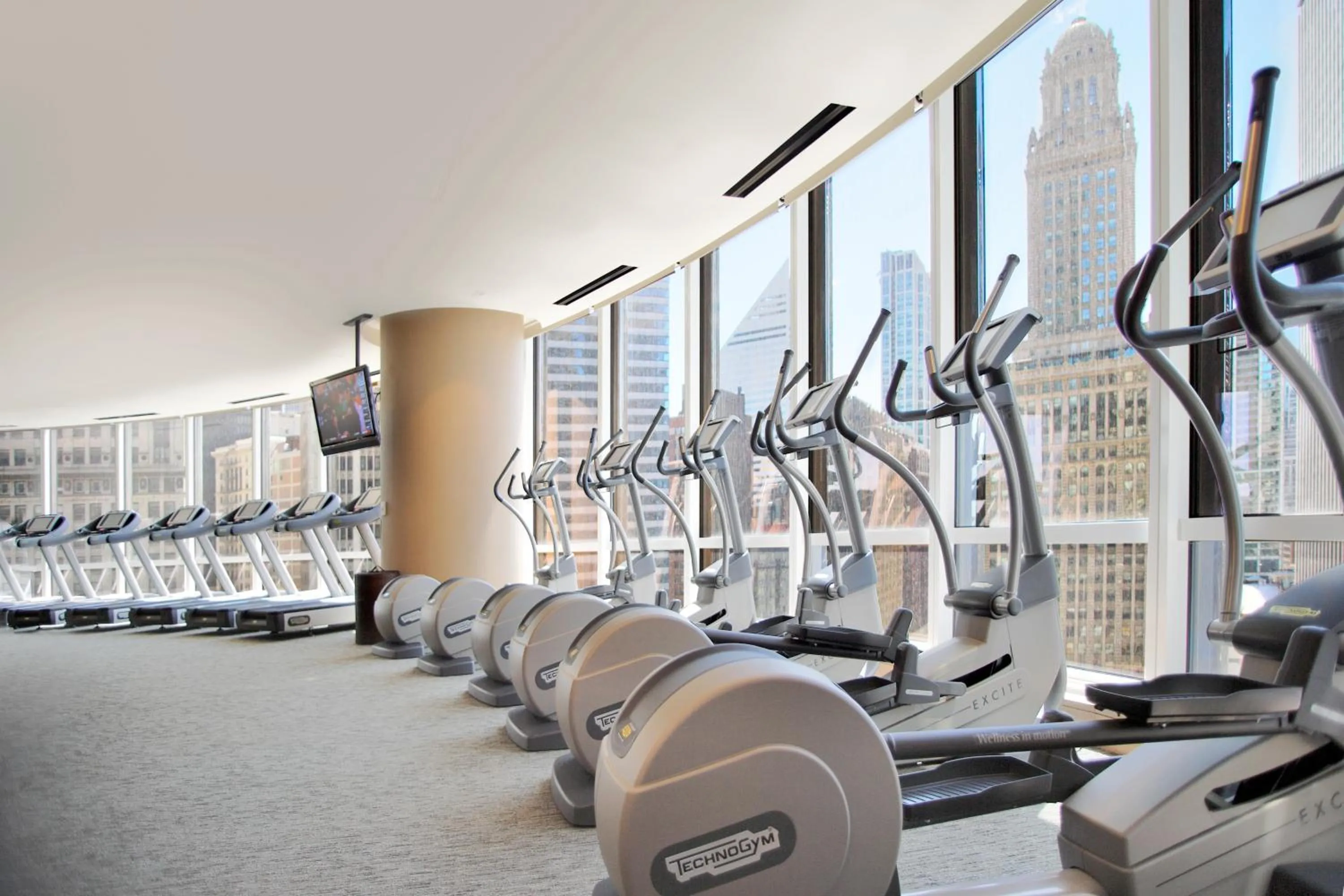 Fitness centre/facilities in Trump International Hotel & Tower Chicago