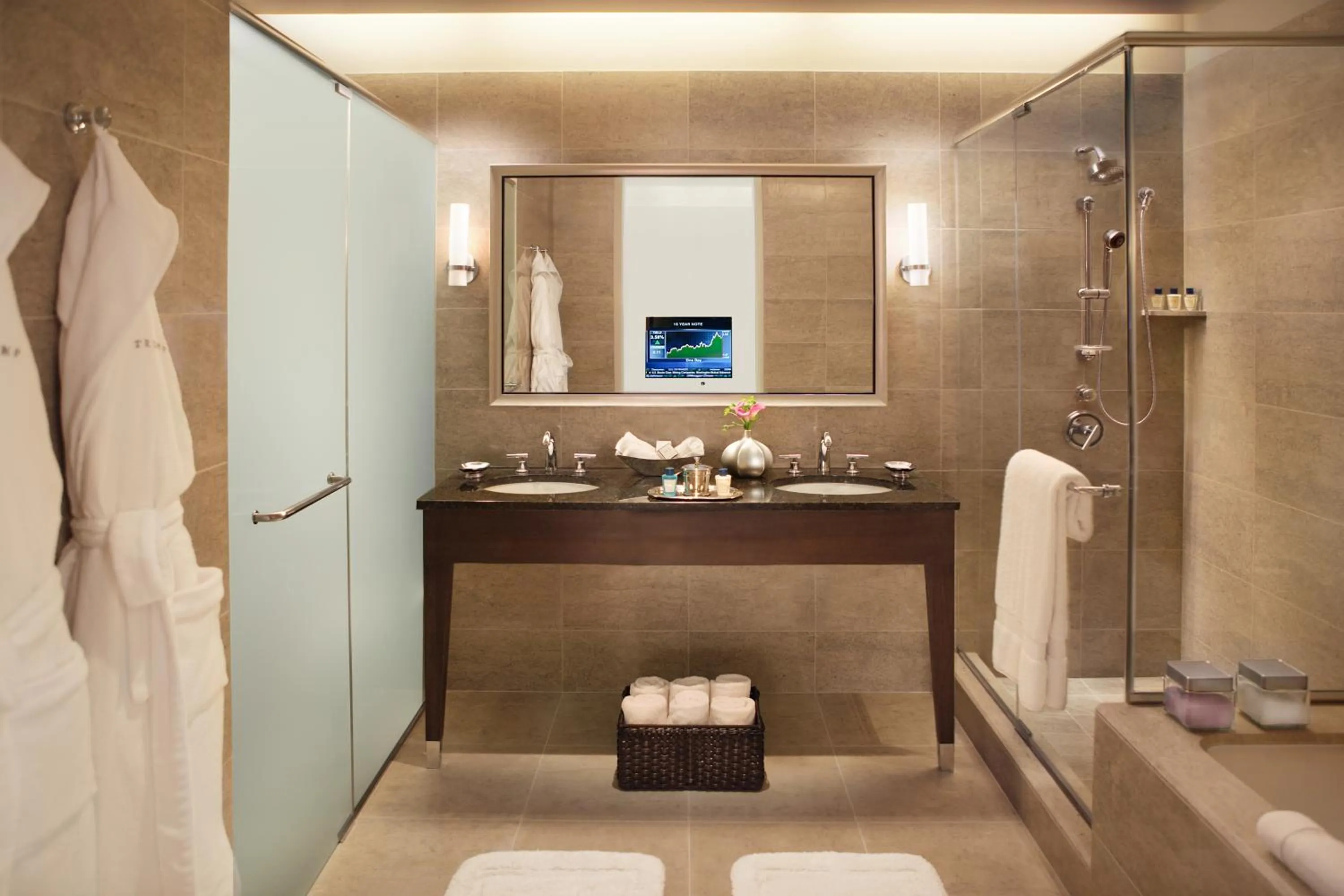 Shower in Trump International Hotel & Tower Chicago