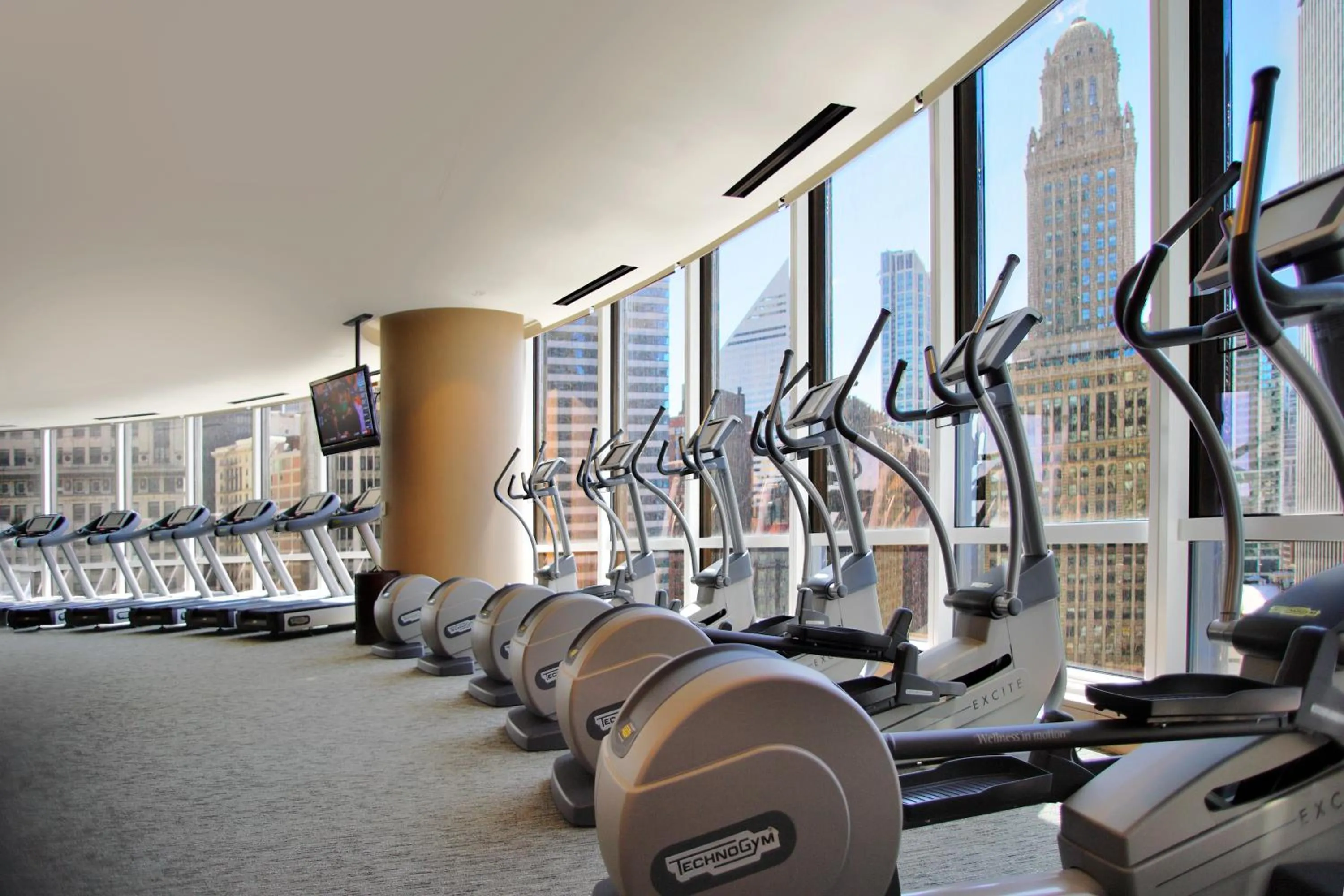 Fitness centre/facilities in Trump International Hotel & Tower Chicago