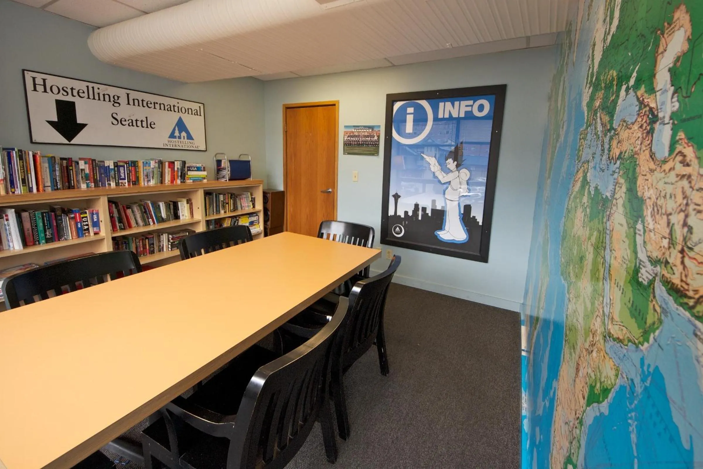 Library in American Hotel Hostel