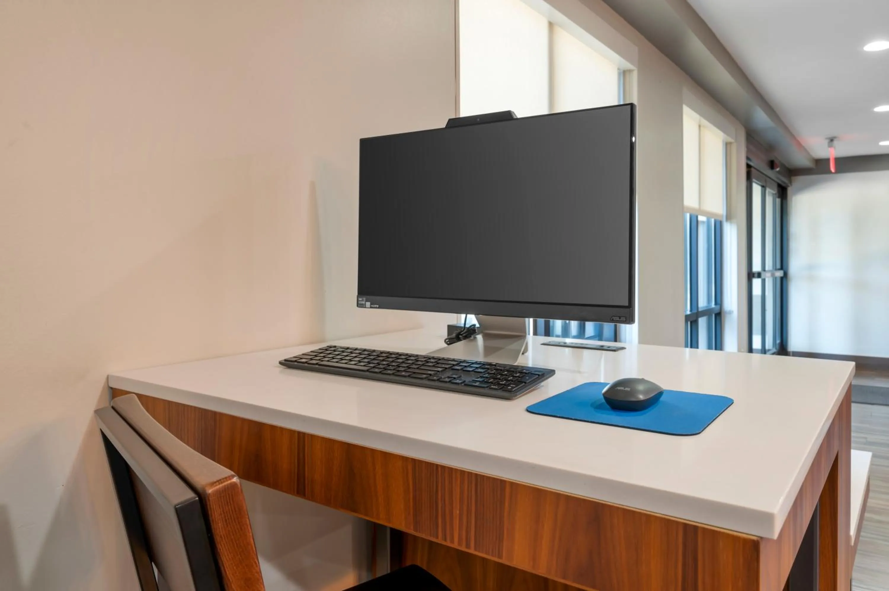 Business facilities in Best Western Plus Lafayette Hotel University Area