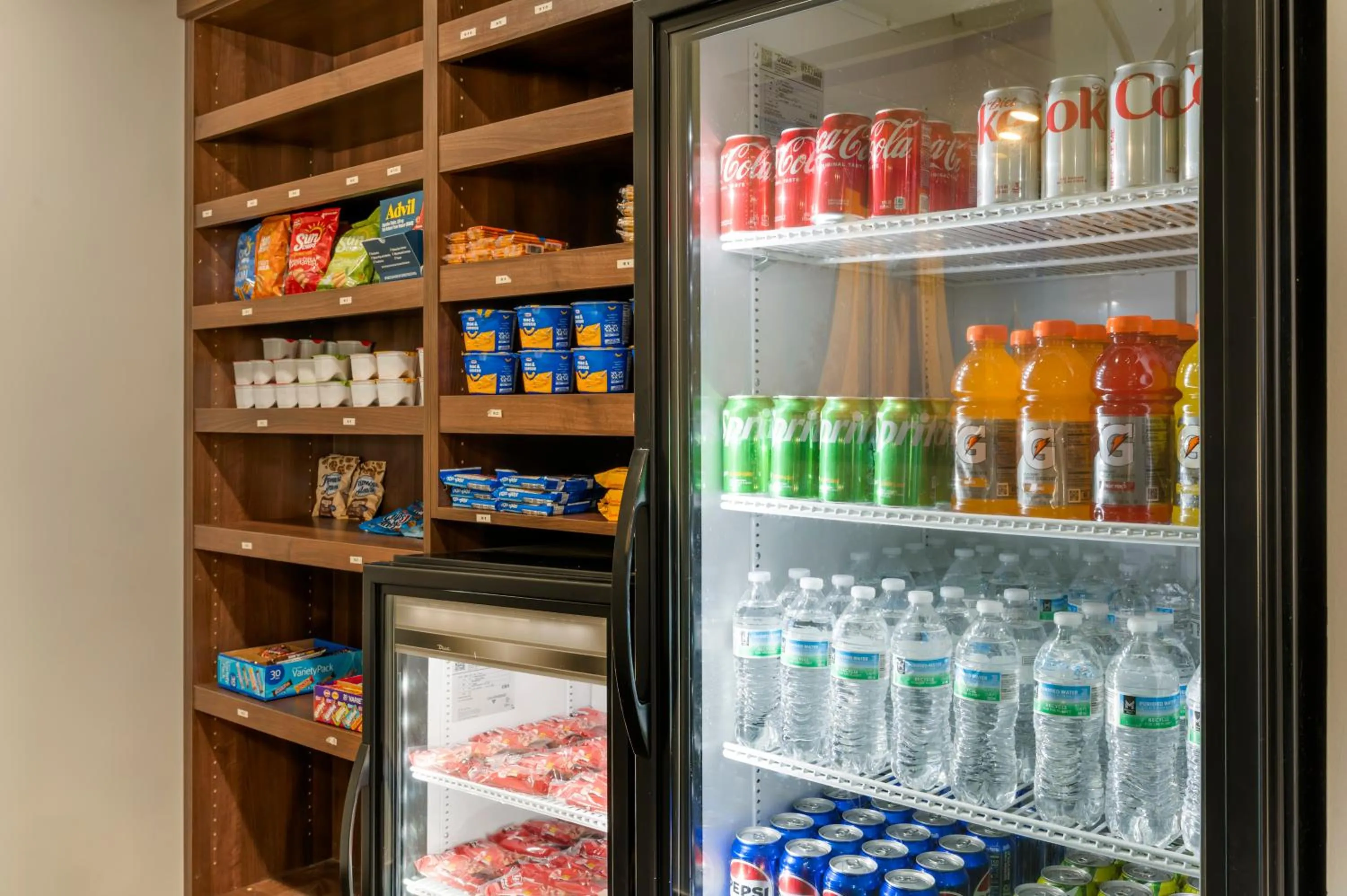 Food and drinks in Best Western Plus Lafayette Hotel University Area