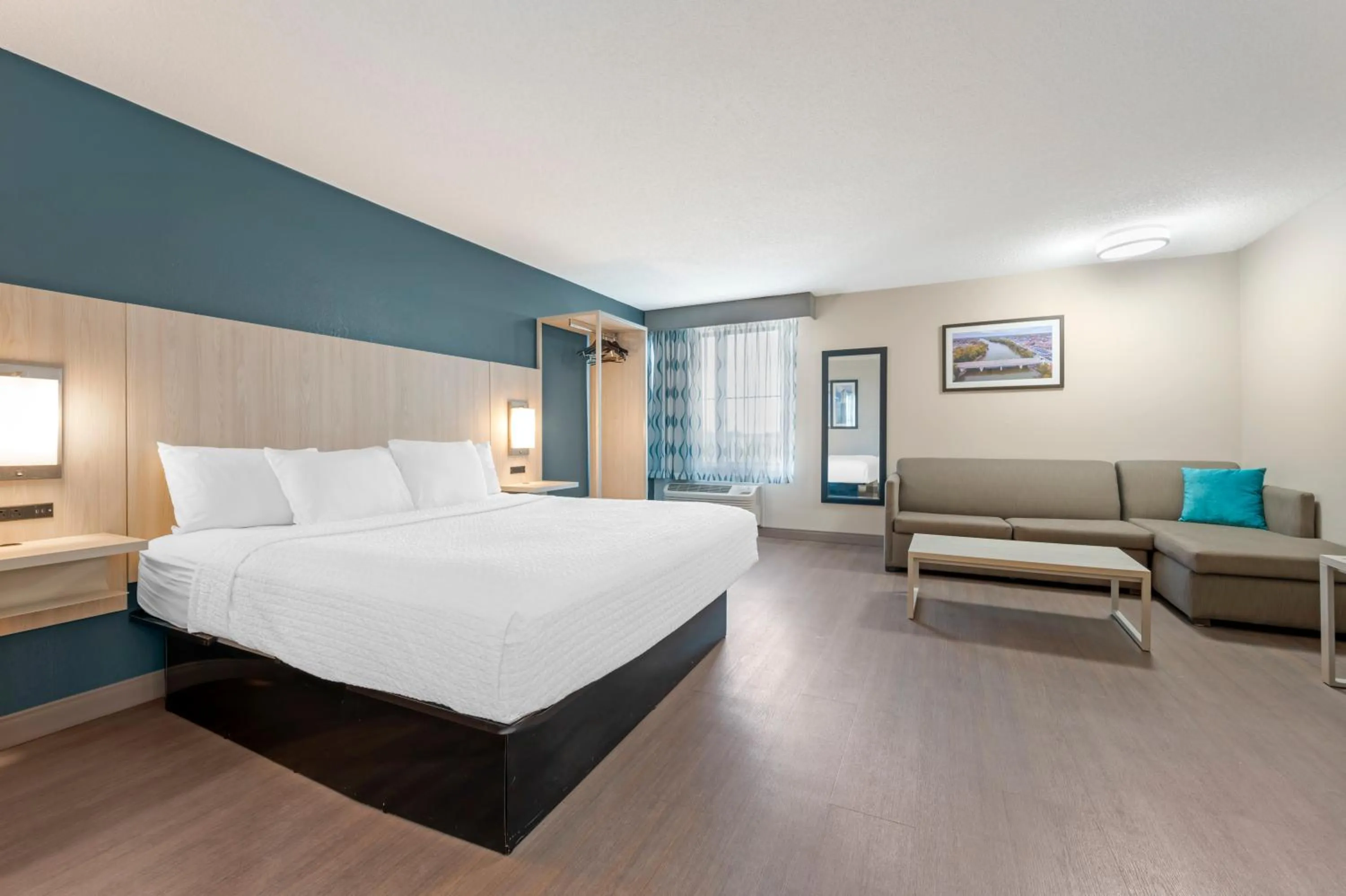 Photo of the whole room, Bed in Best Western Plus Lafayette Hotel University Area