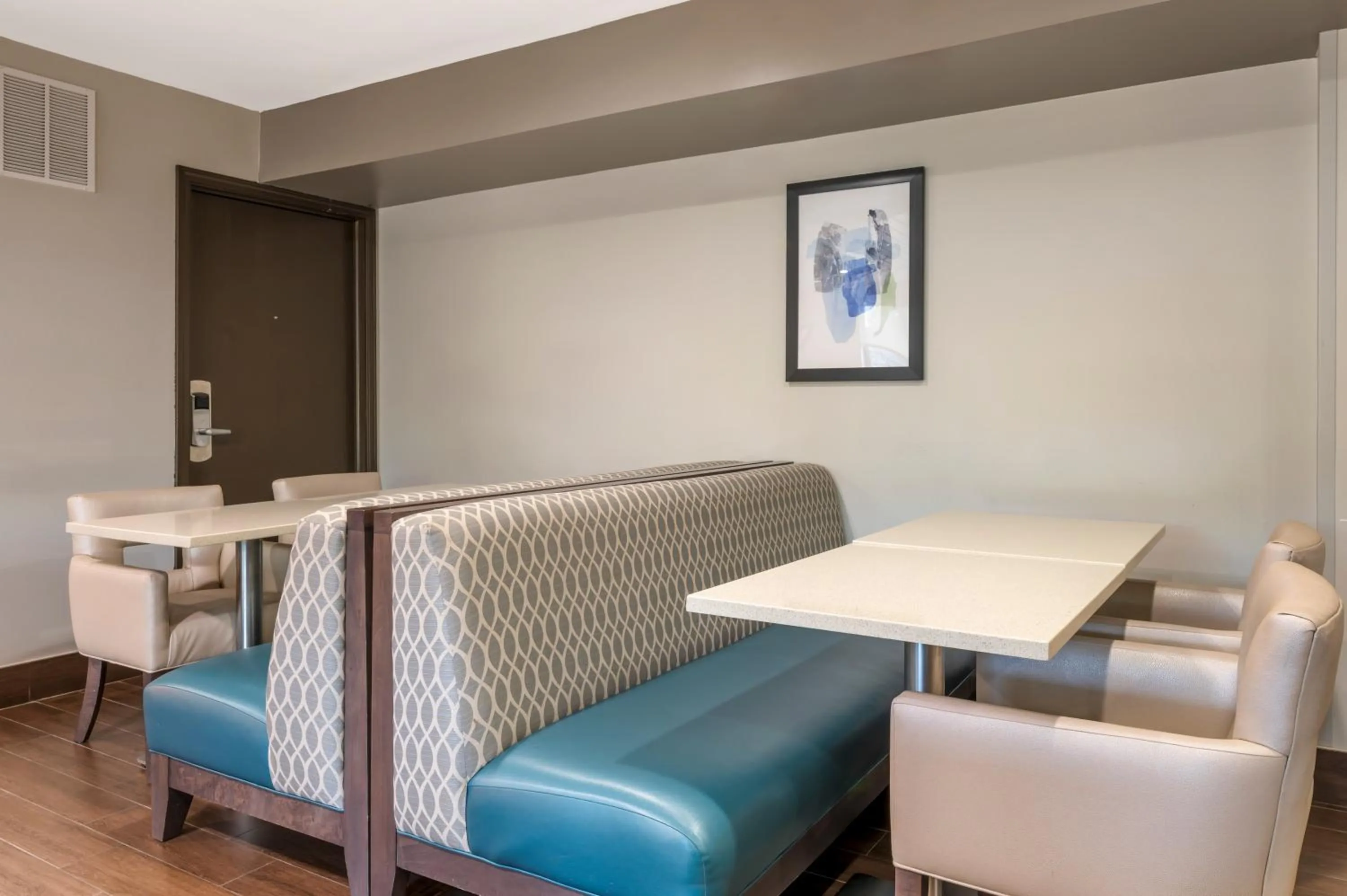 Breakfast in Best Western Plus Lafayette Hotel University Area